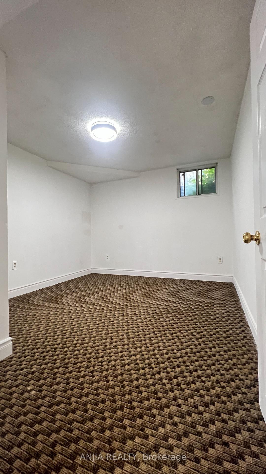 Photo 5 of Unit Basement, 6 Hillcroft Drive, Markham, Milliken Mills East — HOMEH