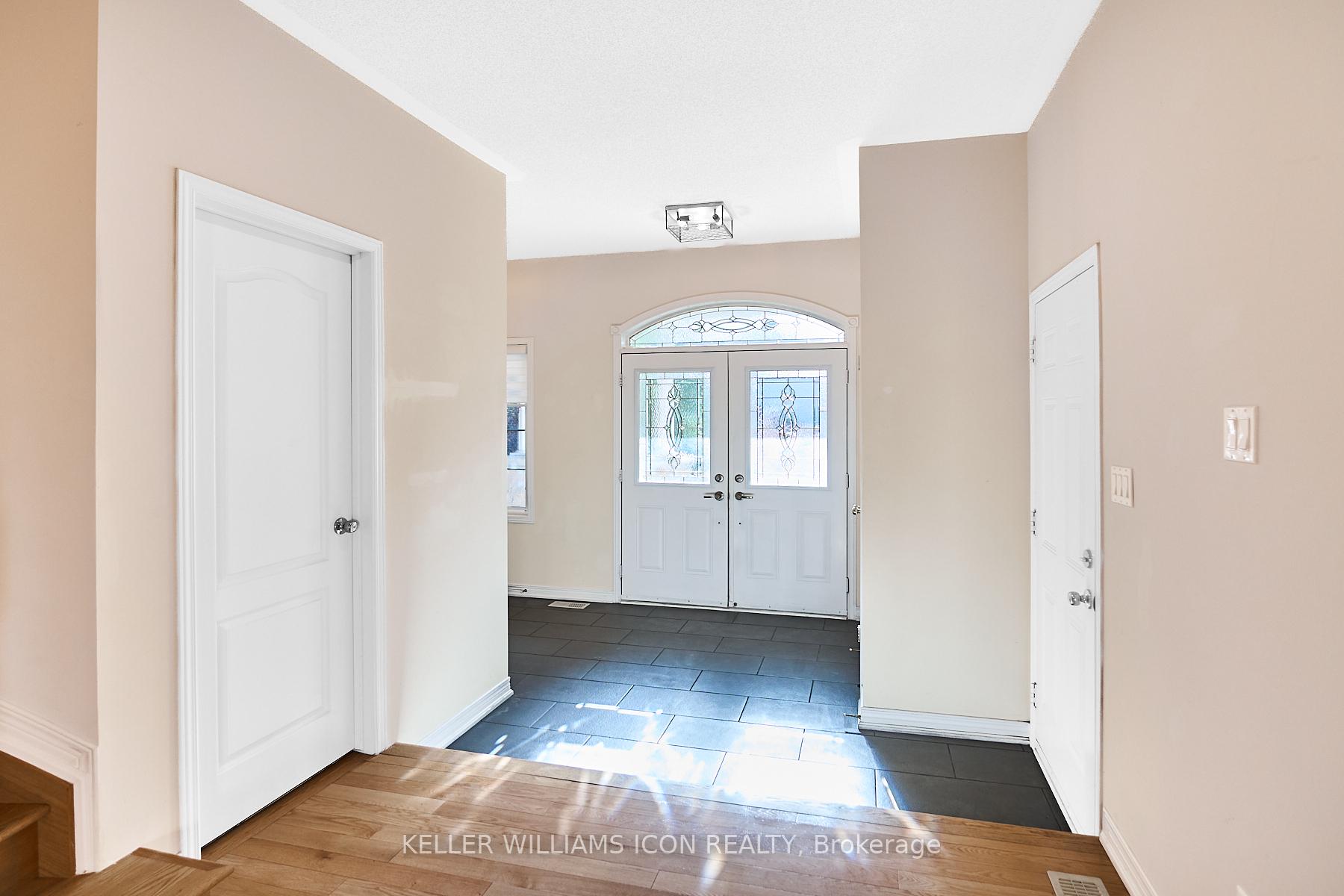 Photo 4 of 249 Madhu Crescent, Ottawa, Mooneys Bay — HOMEH
