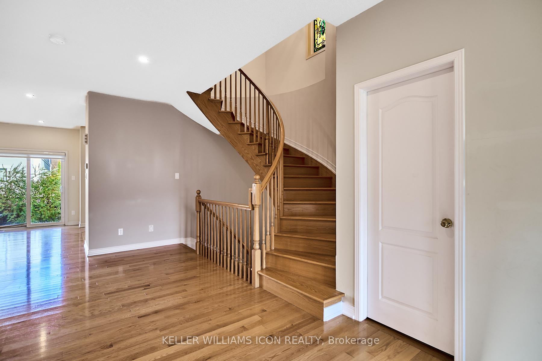 Photo 6 of 249 Madhu Crescent, Ottawa, Mooneys Bay — HOMEH