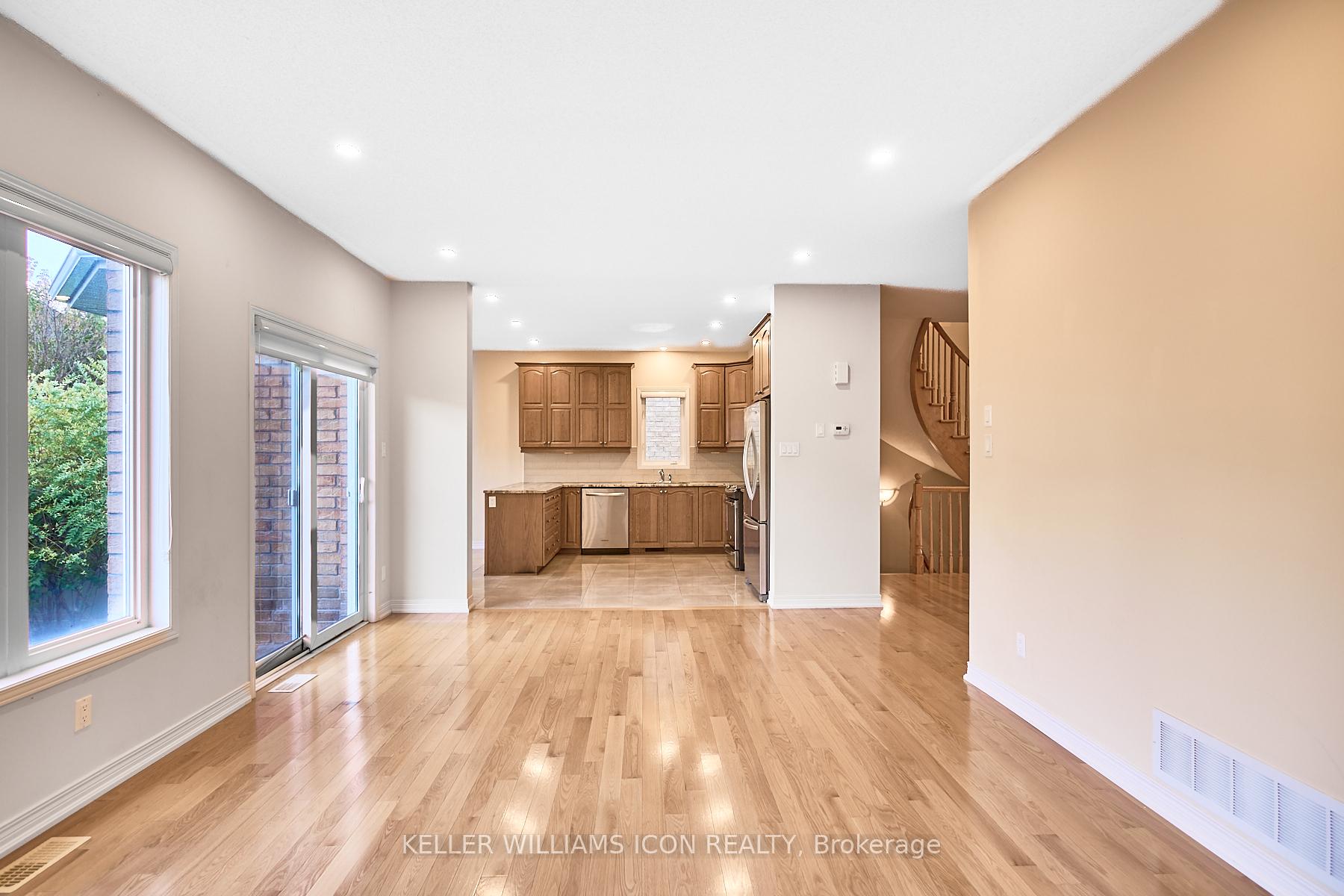 Photo 9 of 249 Madhu Crescent, Ottawa, Mooneys Bay — HOMEH
