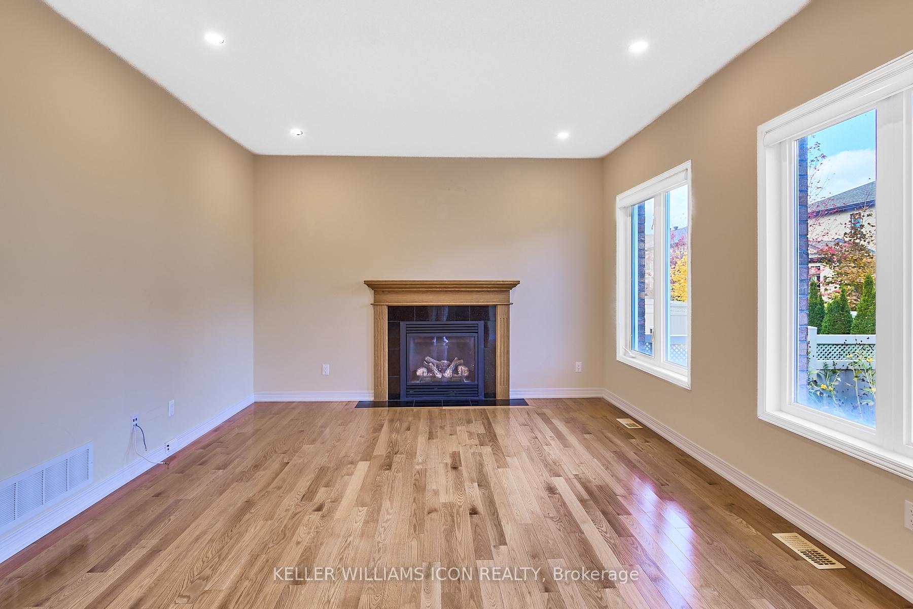 Photo 11 of 249 Madhu Crescent, Ottawa, Mooneys Bay — HOMEH