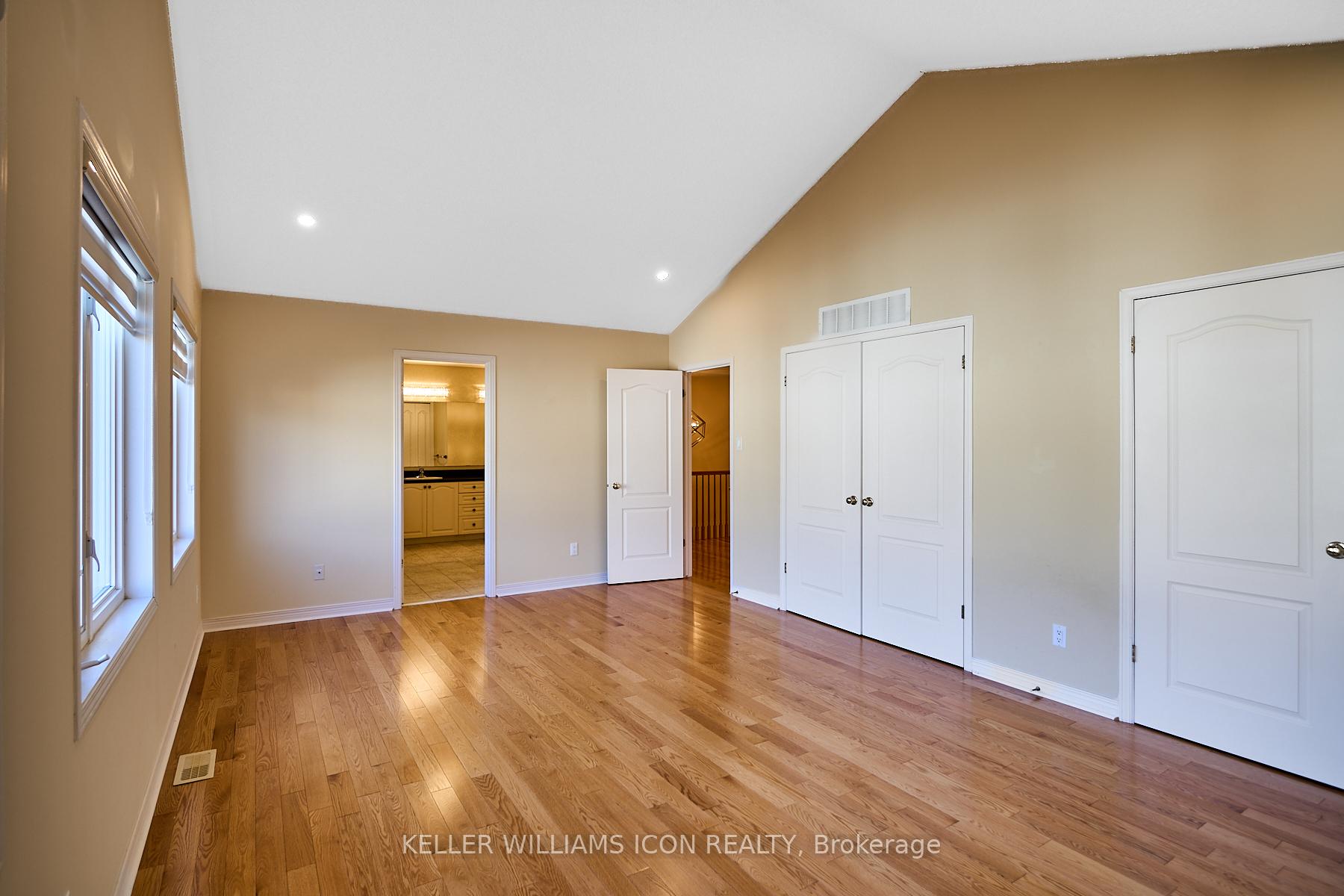Photo 19 of 249 Madhu Crescent, Ottawa, Mooneys Bay — HOMEH