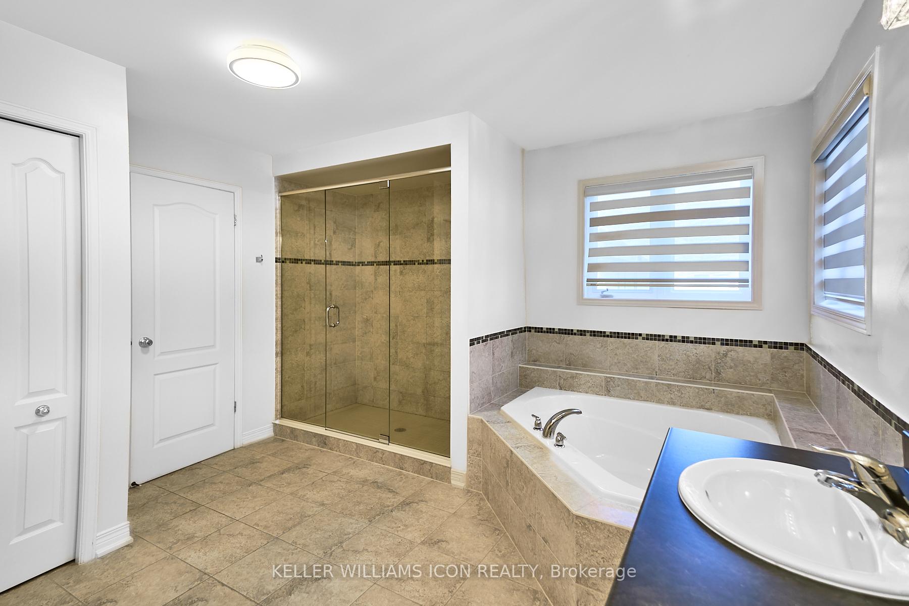 Photo 21 of 249 Madhu Crescent, Ottawa, Mooneys Bay — HOMEH