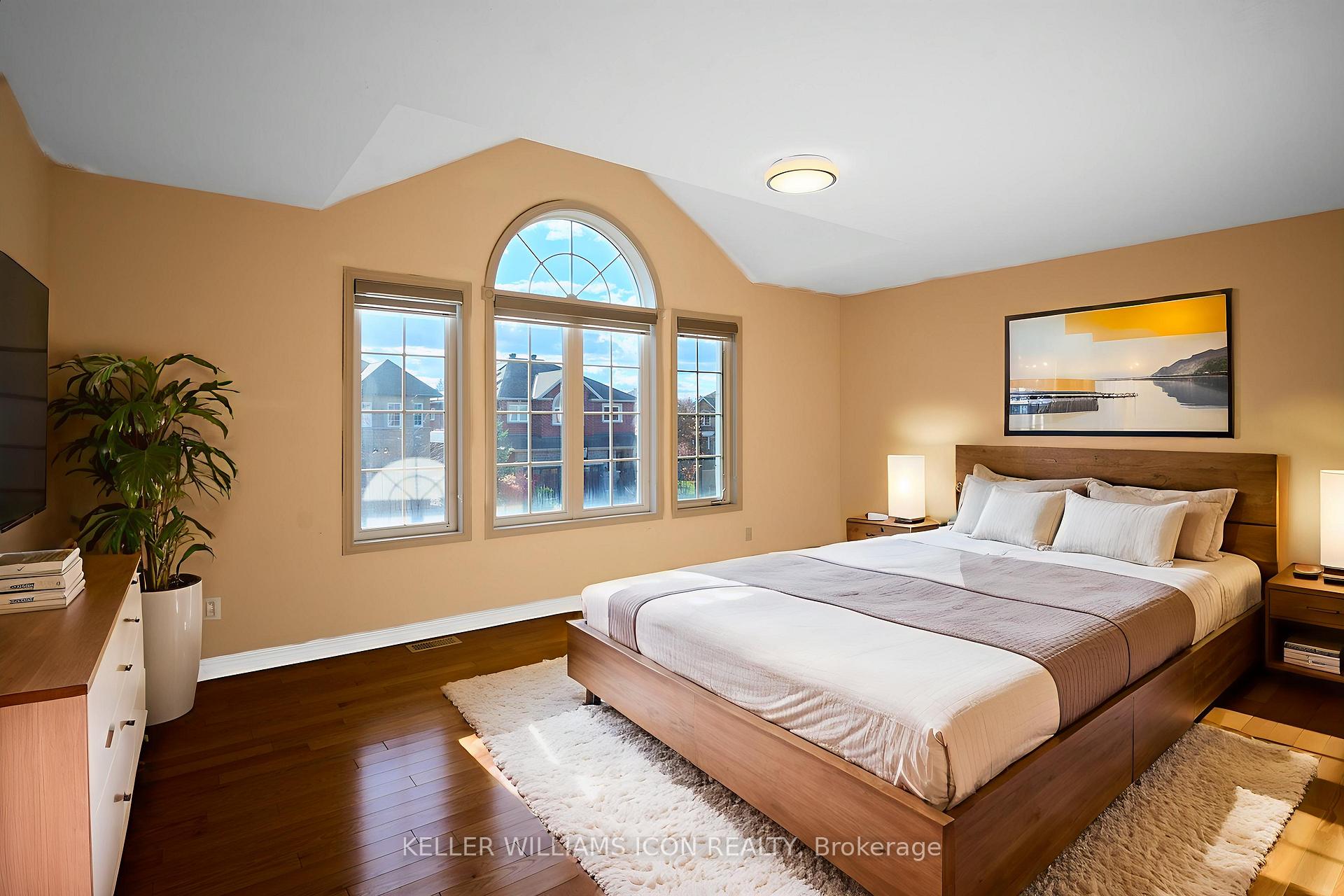 Photo 23 of 249 Madhu Crescent, Ottawa, Mooneys Bay — HOMEH