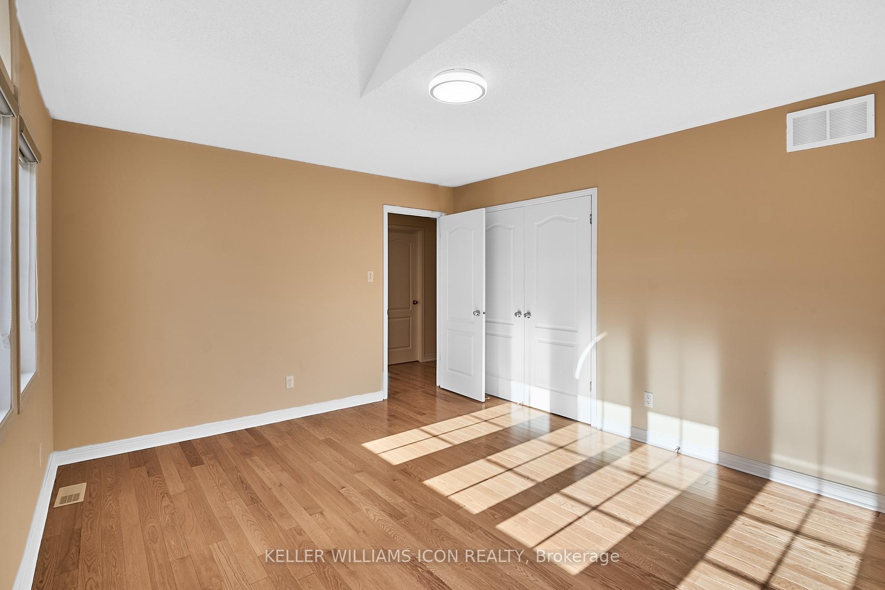 Photo 26 of 249 Madhu Crescent, Ottawa, Mooneys Bay — HOMEH