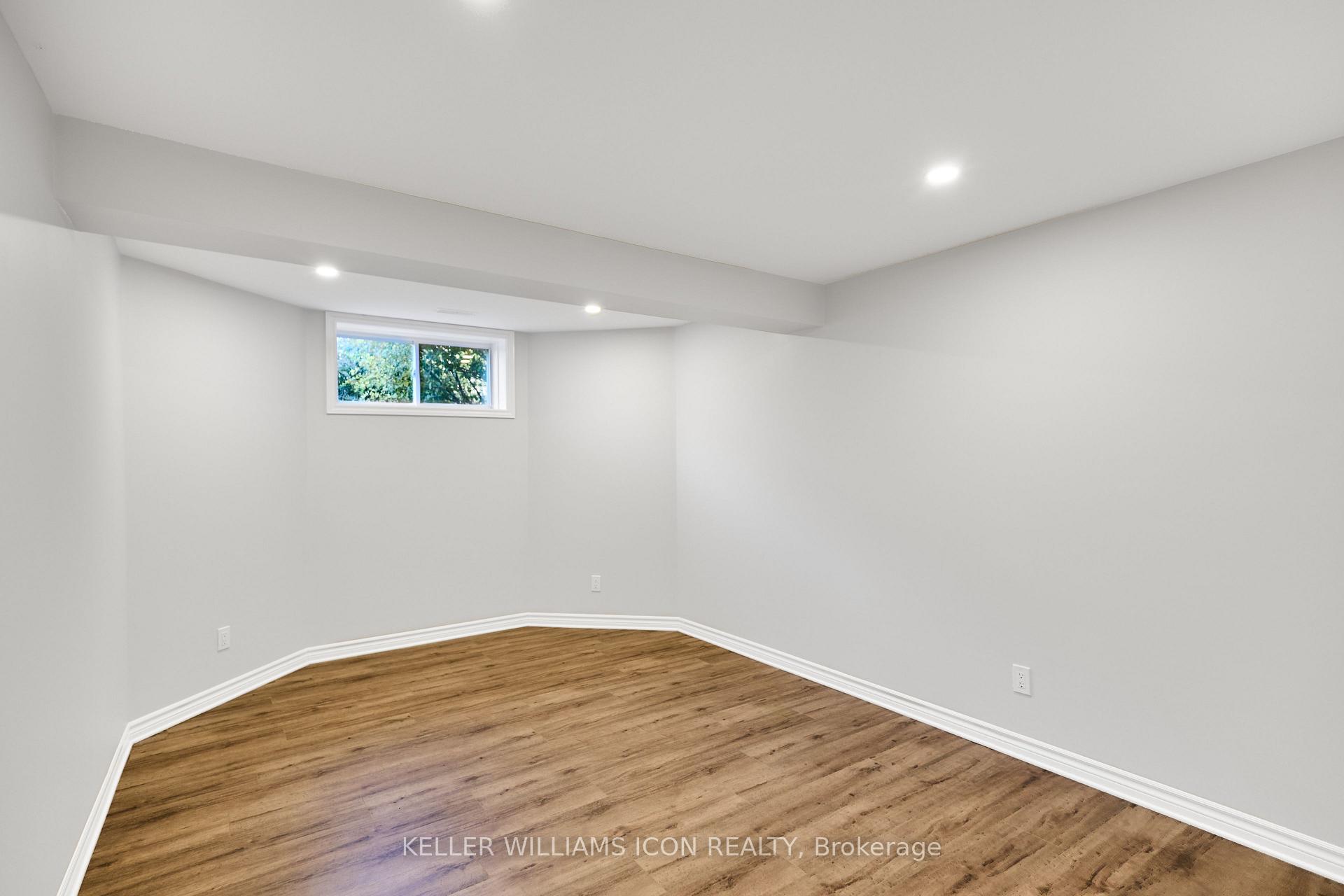 Photo 32 of 249 Madhu Crescent, Ottawa, Mooneys Bay — HOMEH