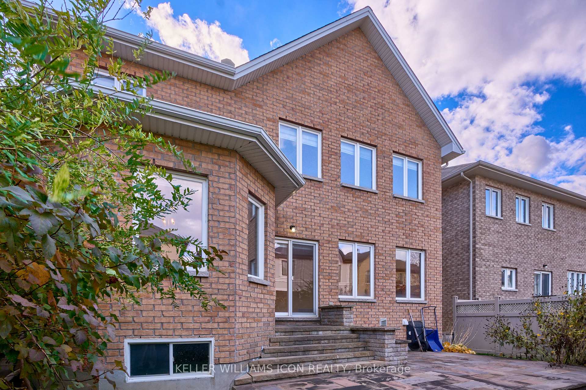 Photo 36 of 249 Madhu Crescent, Ottawa, Mooneys Bay — HOMEH
