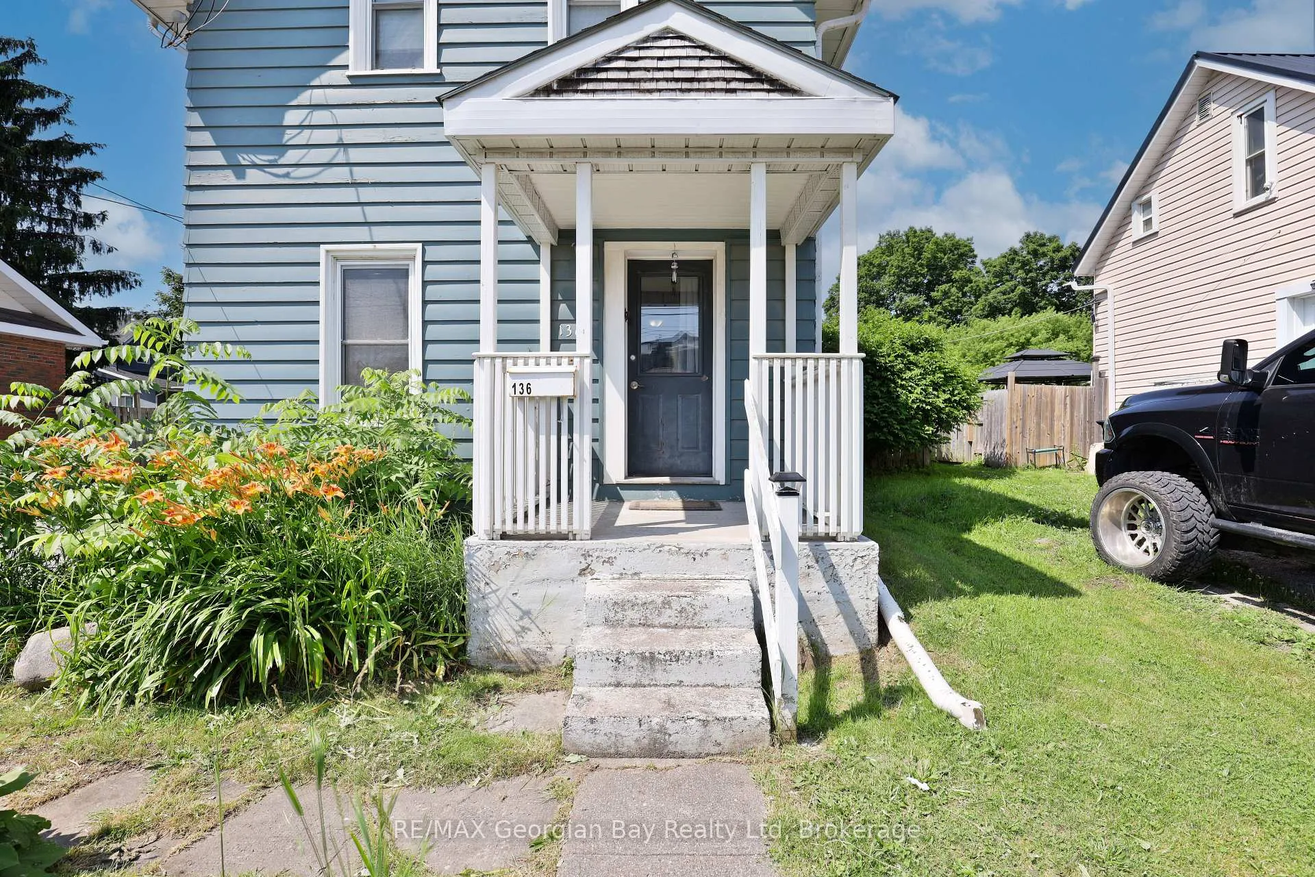 Photo 3 of 136 Fourth Street, Midland — HOMEH