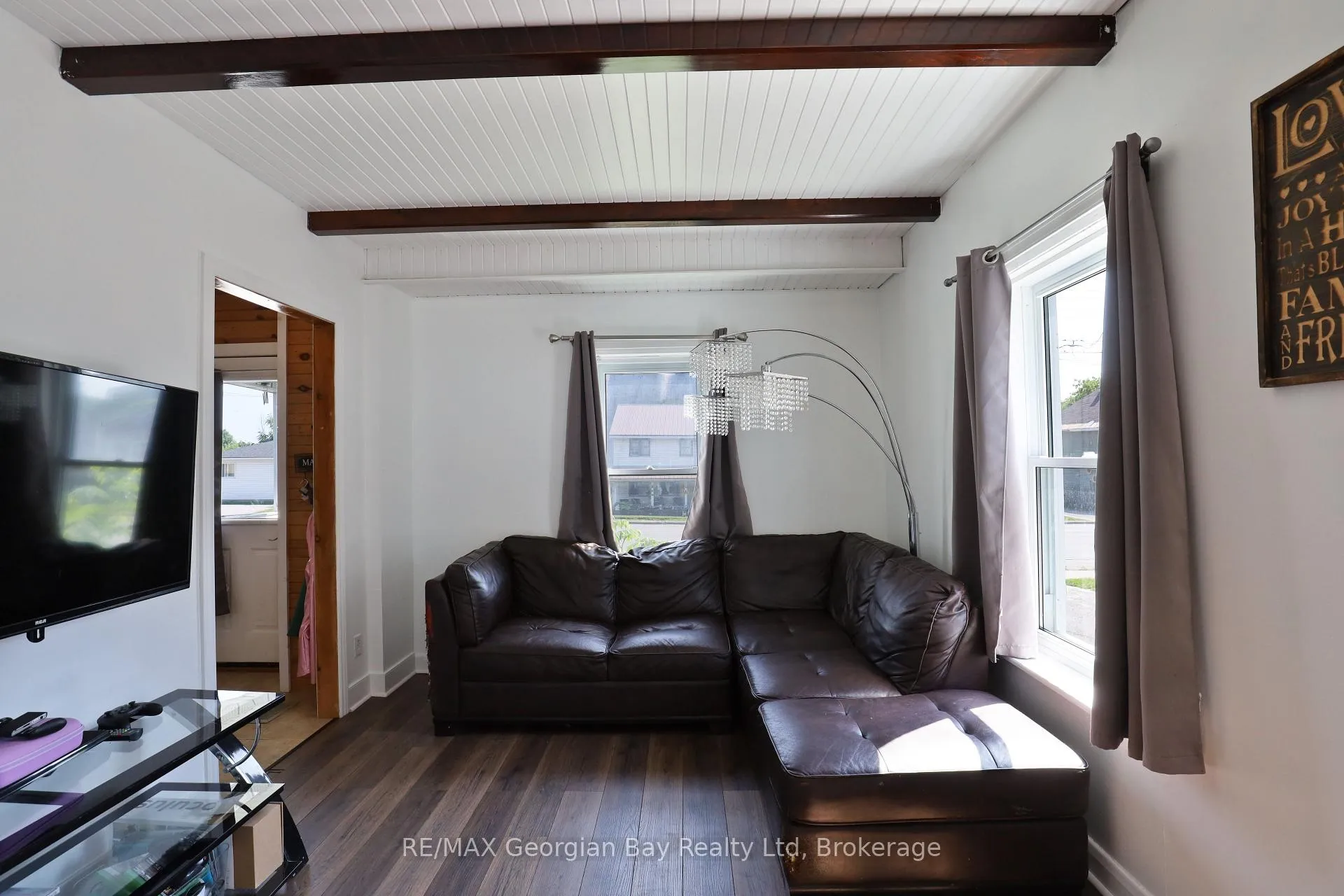 Photo 7 of 136 Fourth Street, Midland — HOMEH