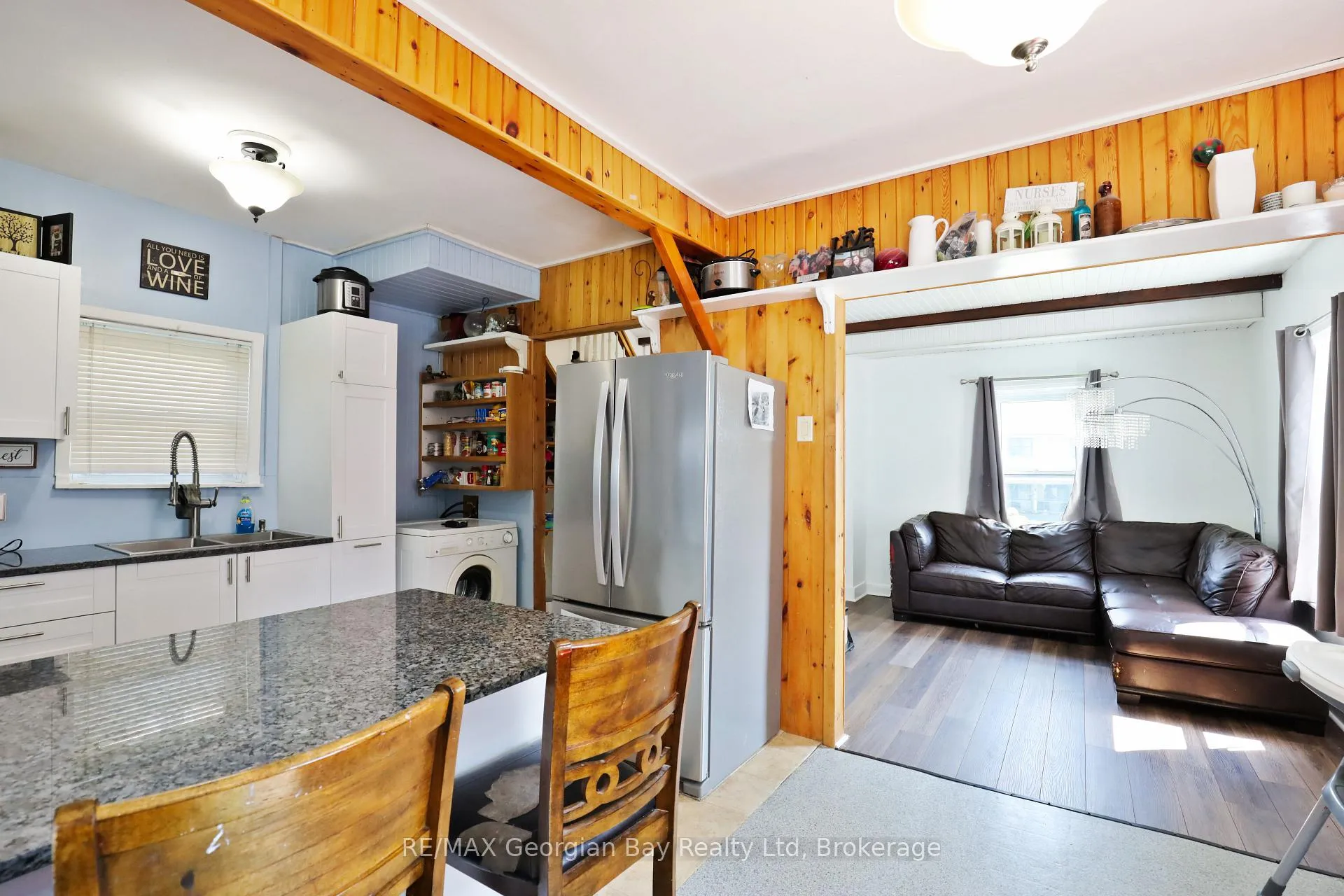 Photo 8 of 136 Fourth Street, Midland — HOMEH