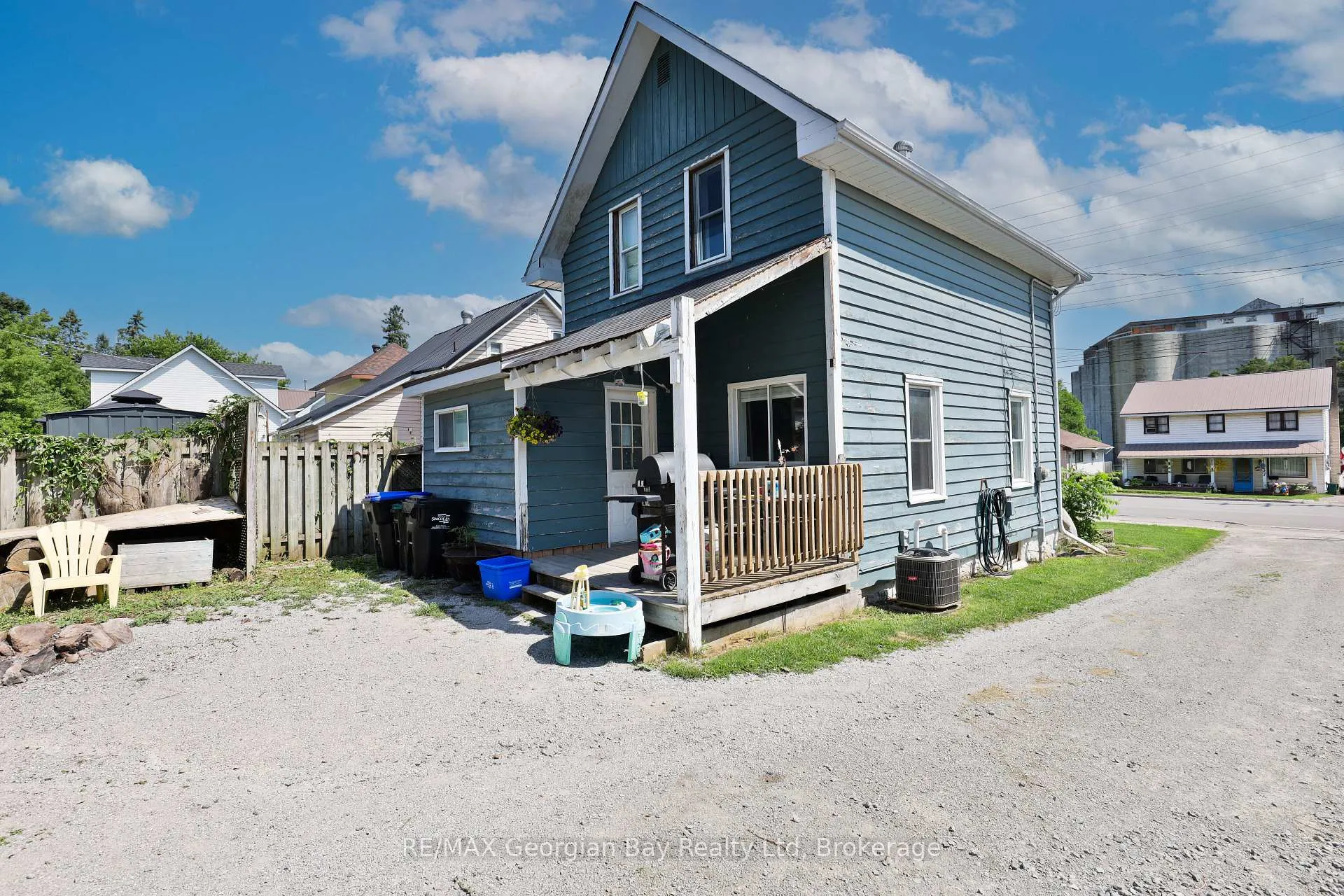 Photo 21 of 136 Fourth Street, Midland — HOMEH