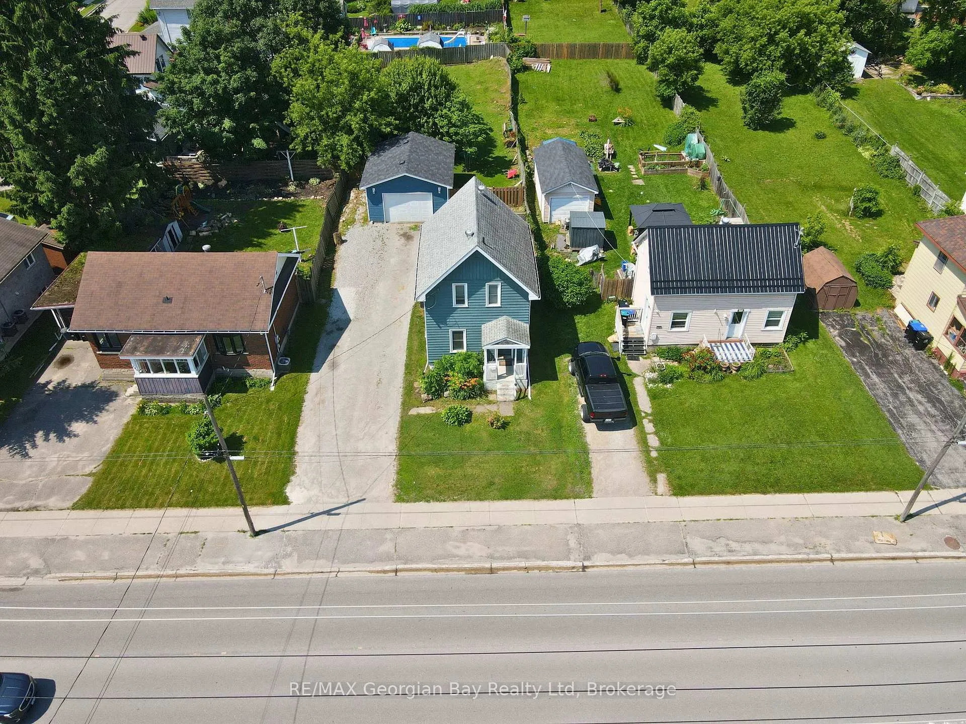Photo 34 of 136 Fourth Street, Midland — HOMEH
