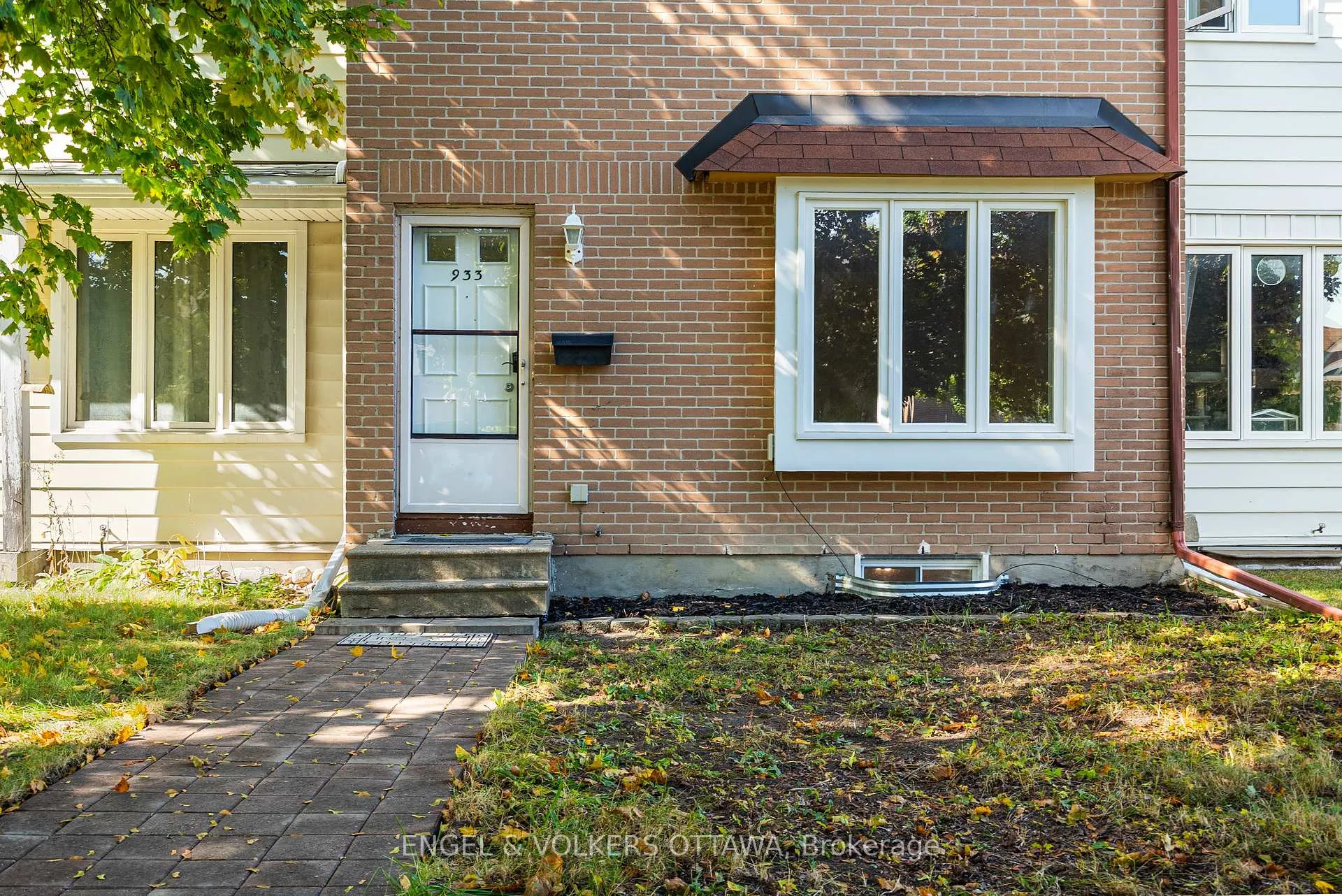 Photo 5 of 933 Greenbriar Avenue, Ottawa, Carleton Heights — HOMEH