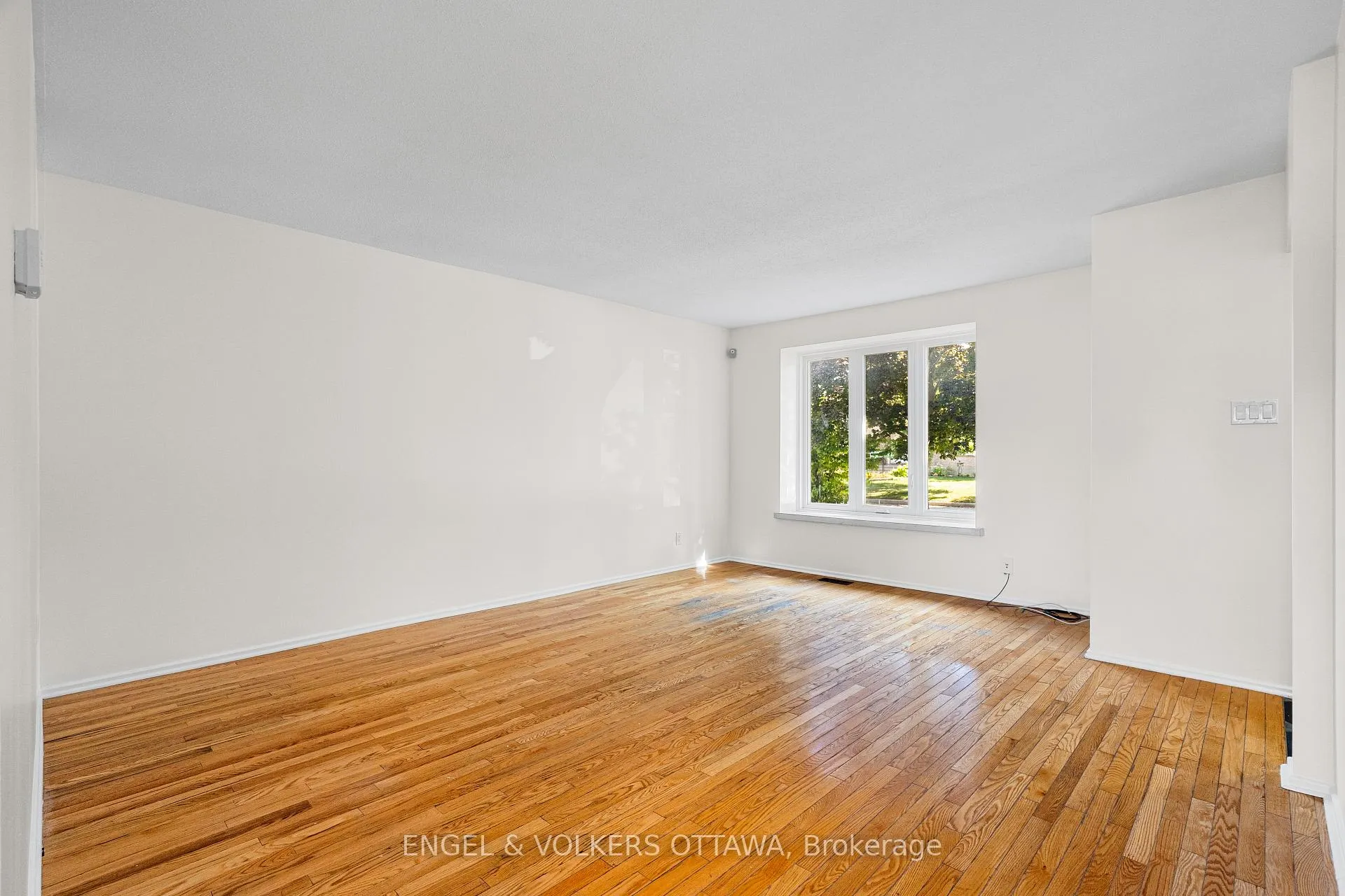 Photo 8 of 933 Greenbriar Avenue, Ottawa, Carleton Heights — HOMEH