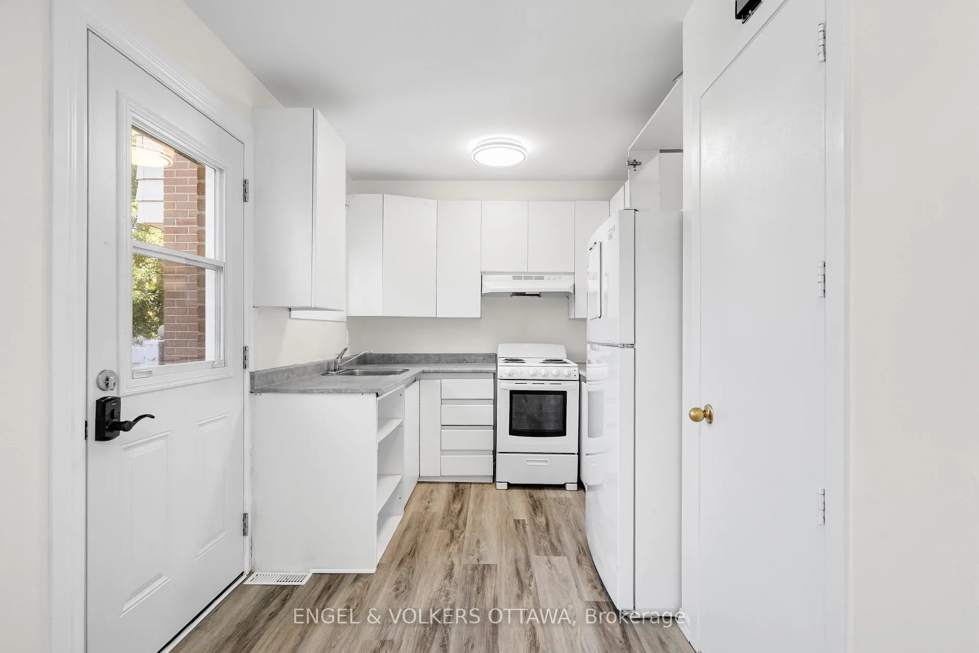 Photo 11 of 933 Greenbriar Avenue, Ottawa, Carleton Heights — HOMEH