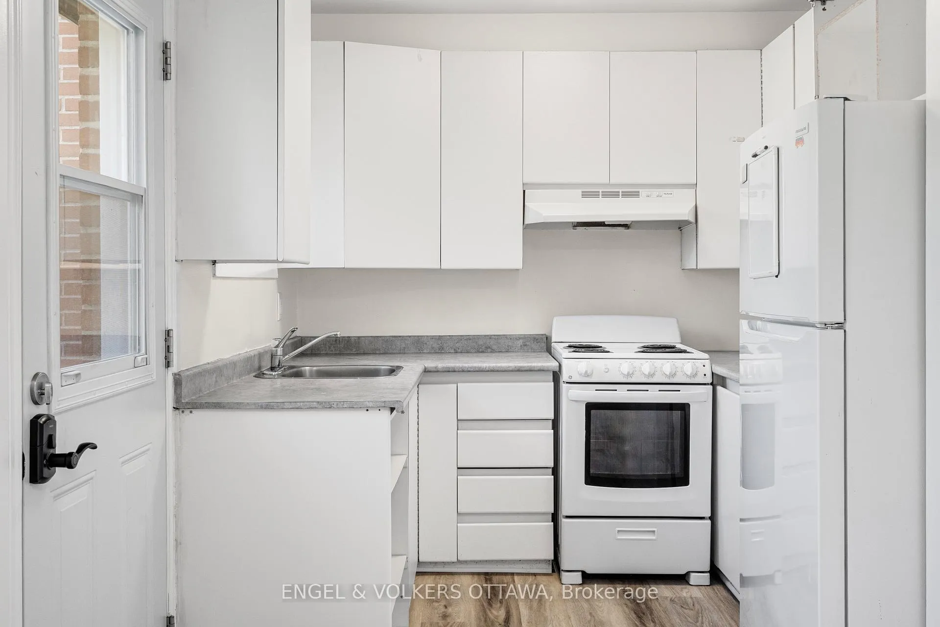 Photo 12 of 933 Greenbriar Avenue, Ottawa, Carleton Heights — HOMEH