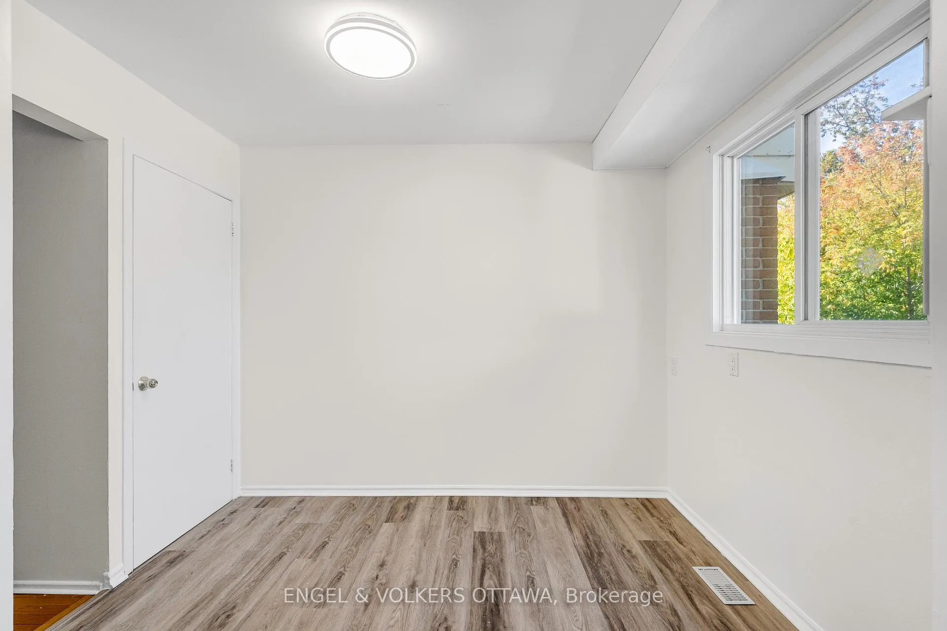 Photo 14 of 933 Greenbriar Avenue, Ottawa, Carleton Heights — HOMEH