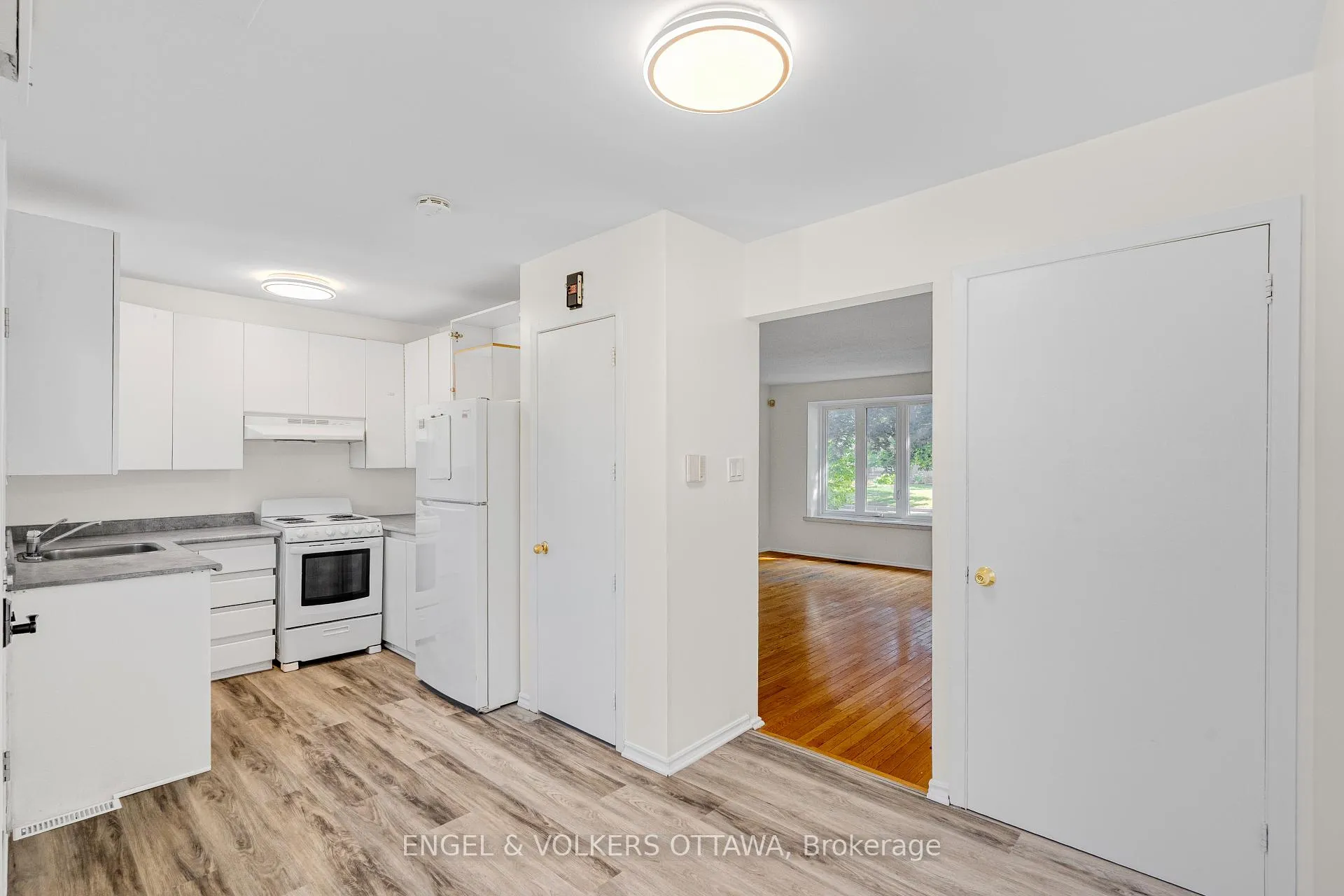 Photo 15 of 933 Greenbriar Avenue, Ottawa, Carleton Heights — HOMEH