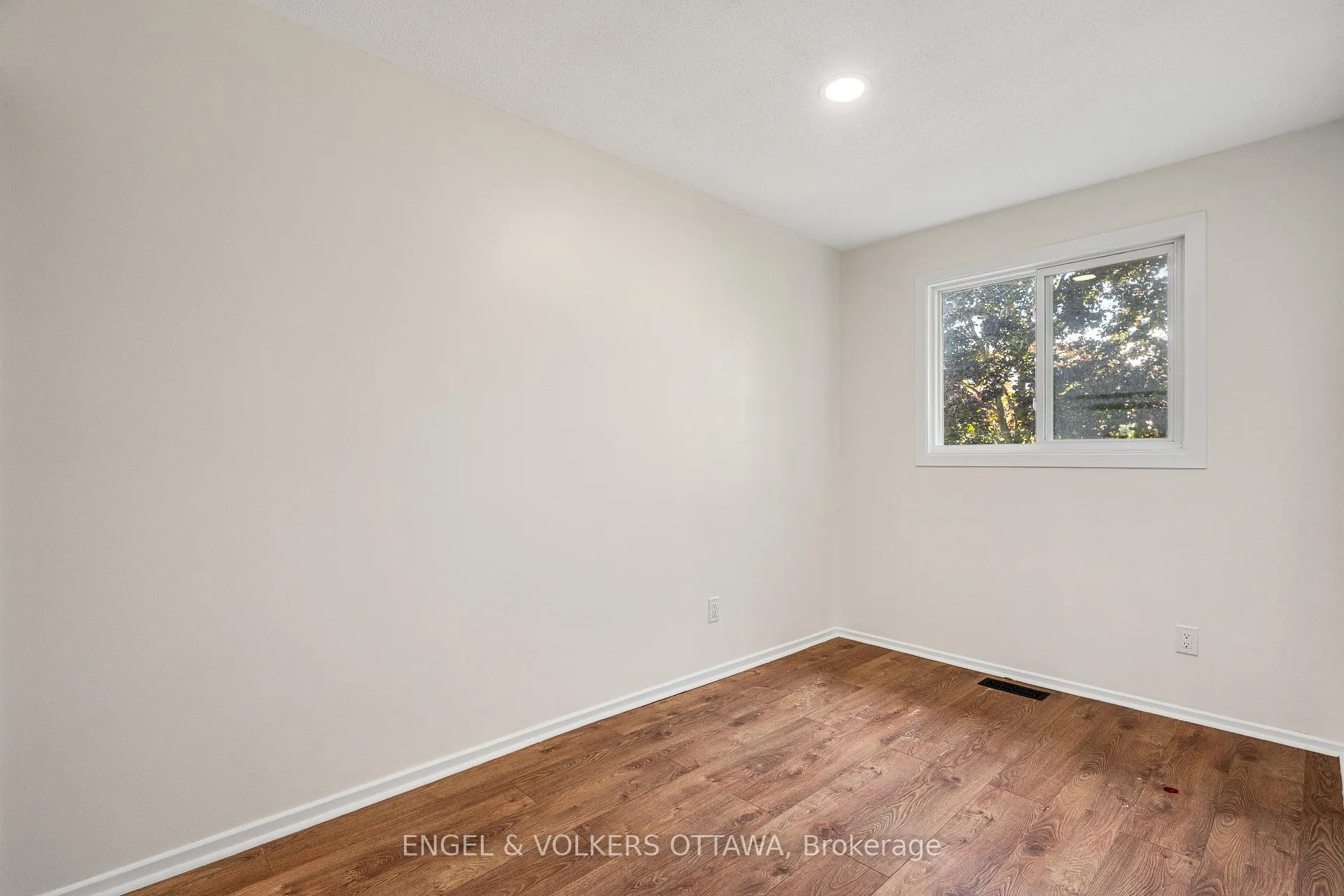 Photo 20 of 933 Greenbriar Avenue, Ottawa, Carleton Heights — HOMEH