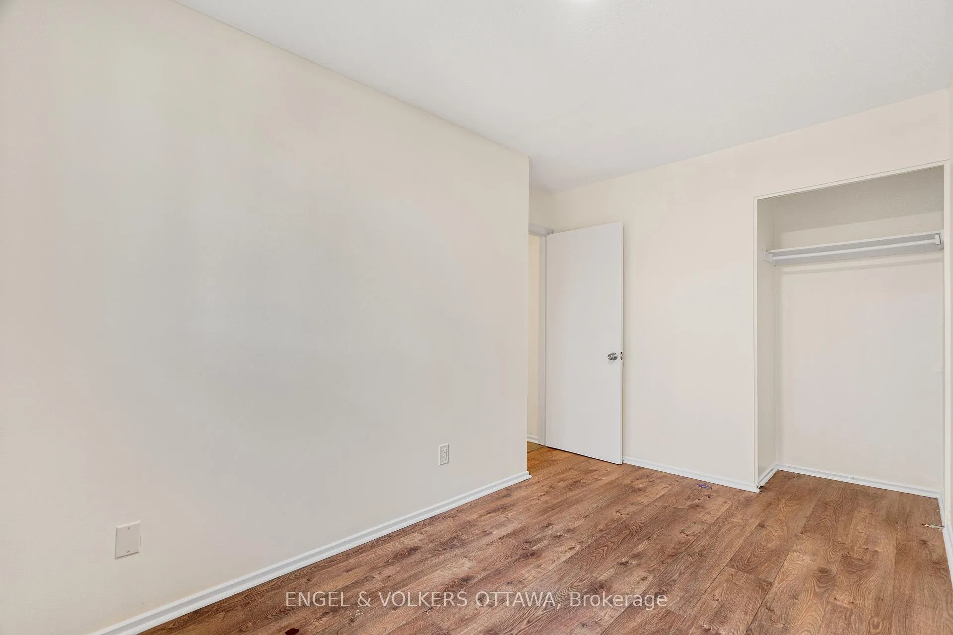 Photo 21 of 933 Greenbriar Avenue, Ottawa, Carleton Heights — HOMEH
