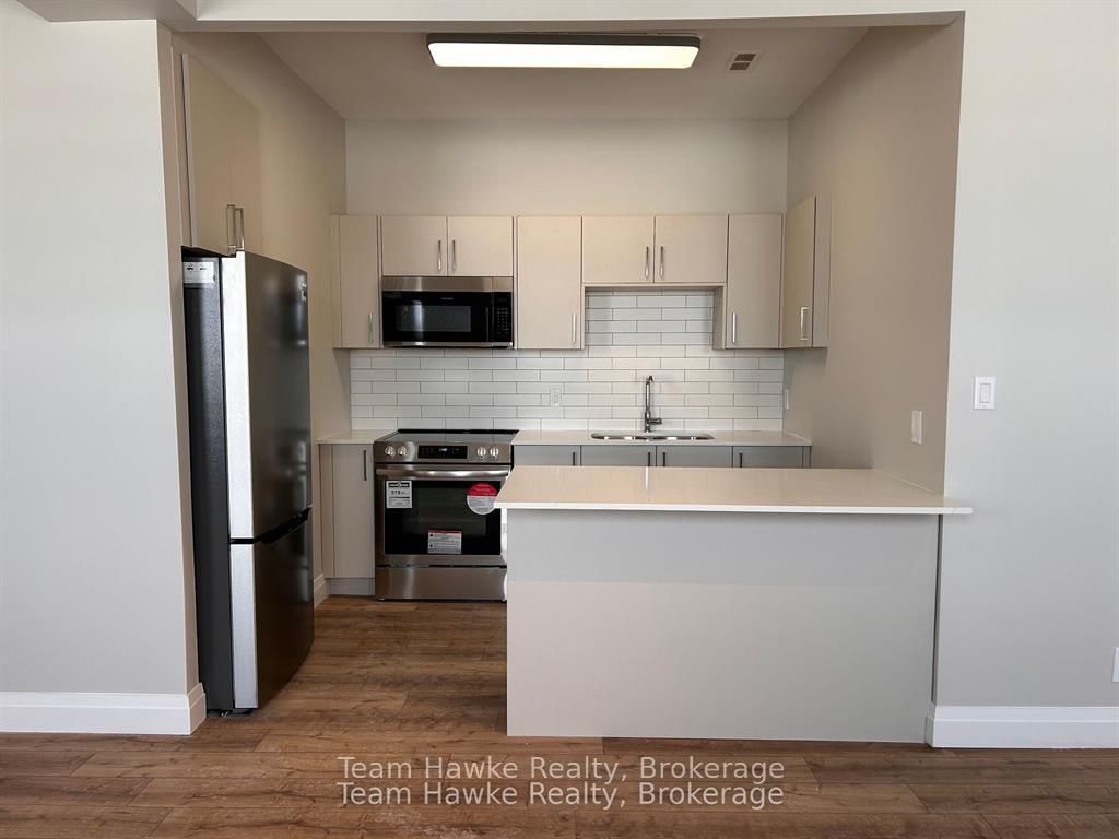 Front of Unit 14, 521 Bay Street