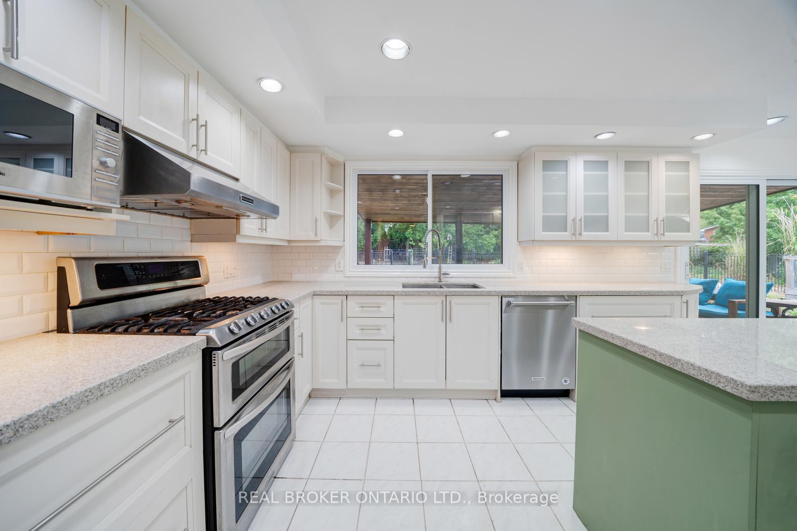 Photo 11 of 75 Oak Lea Circle, Markham, Markham Village — HOMEH