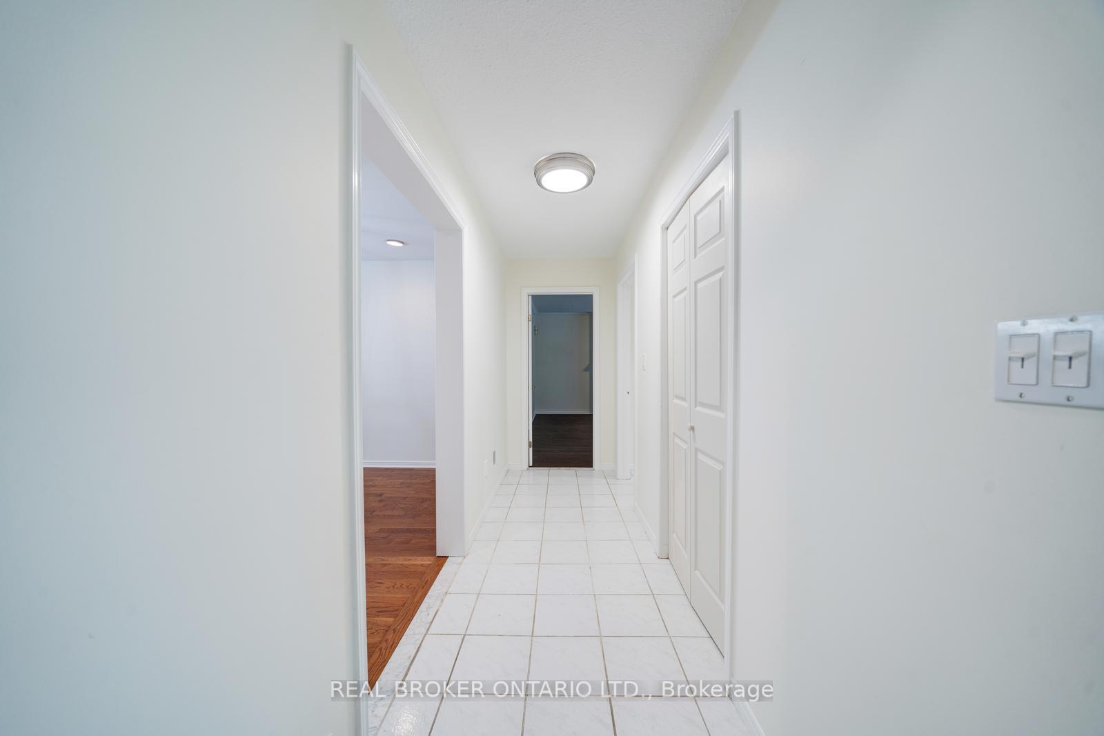 Photo 12 of 75 Oak Lea Circle, Markham, Markham Village — HOMEH