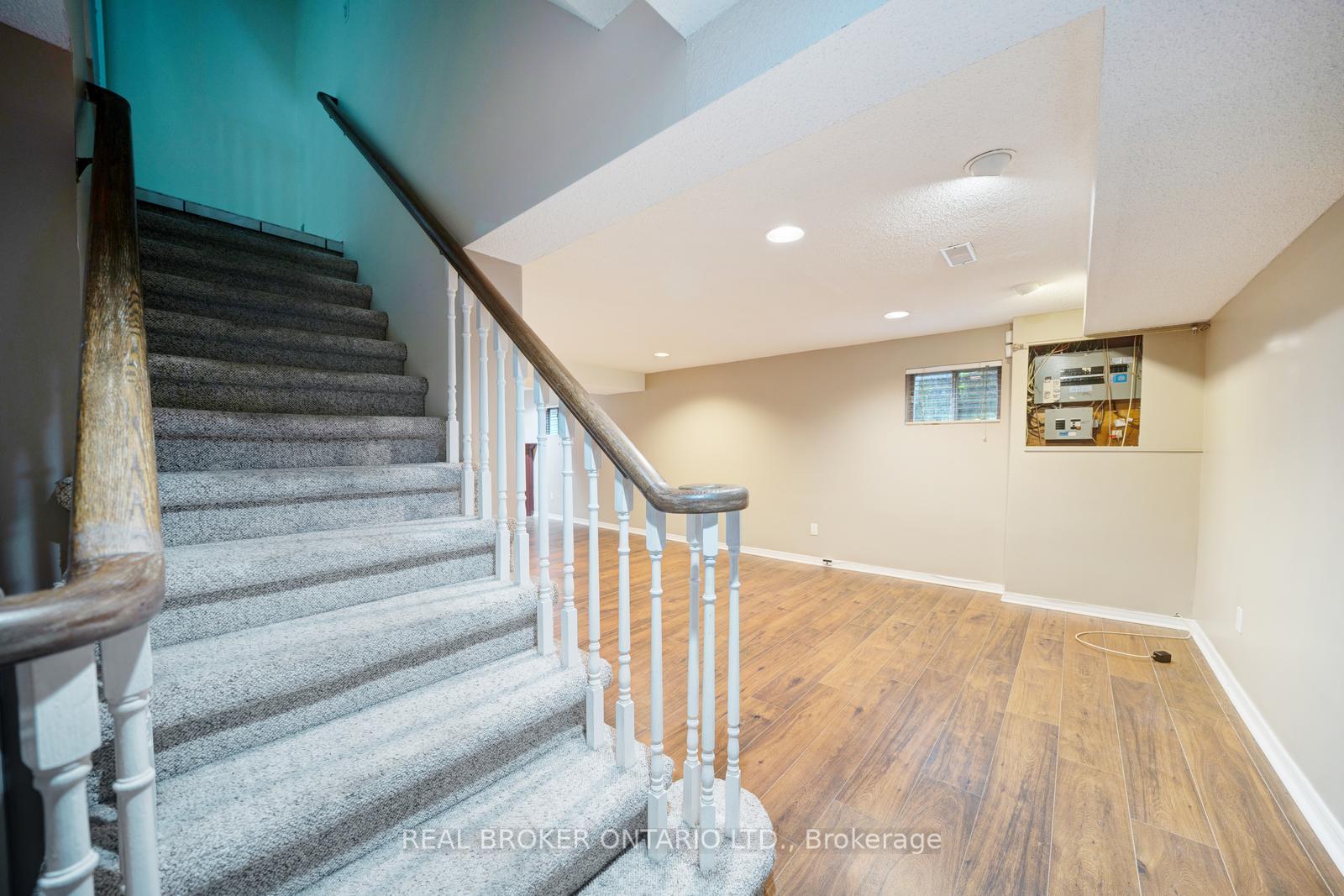 Photo 32 of 75 Oak Lea Circle, Markham, Markham Village — HOMEH