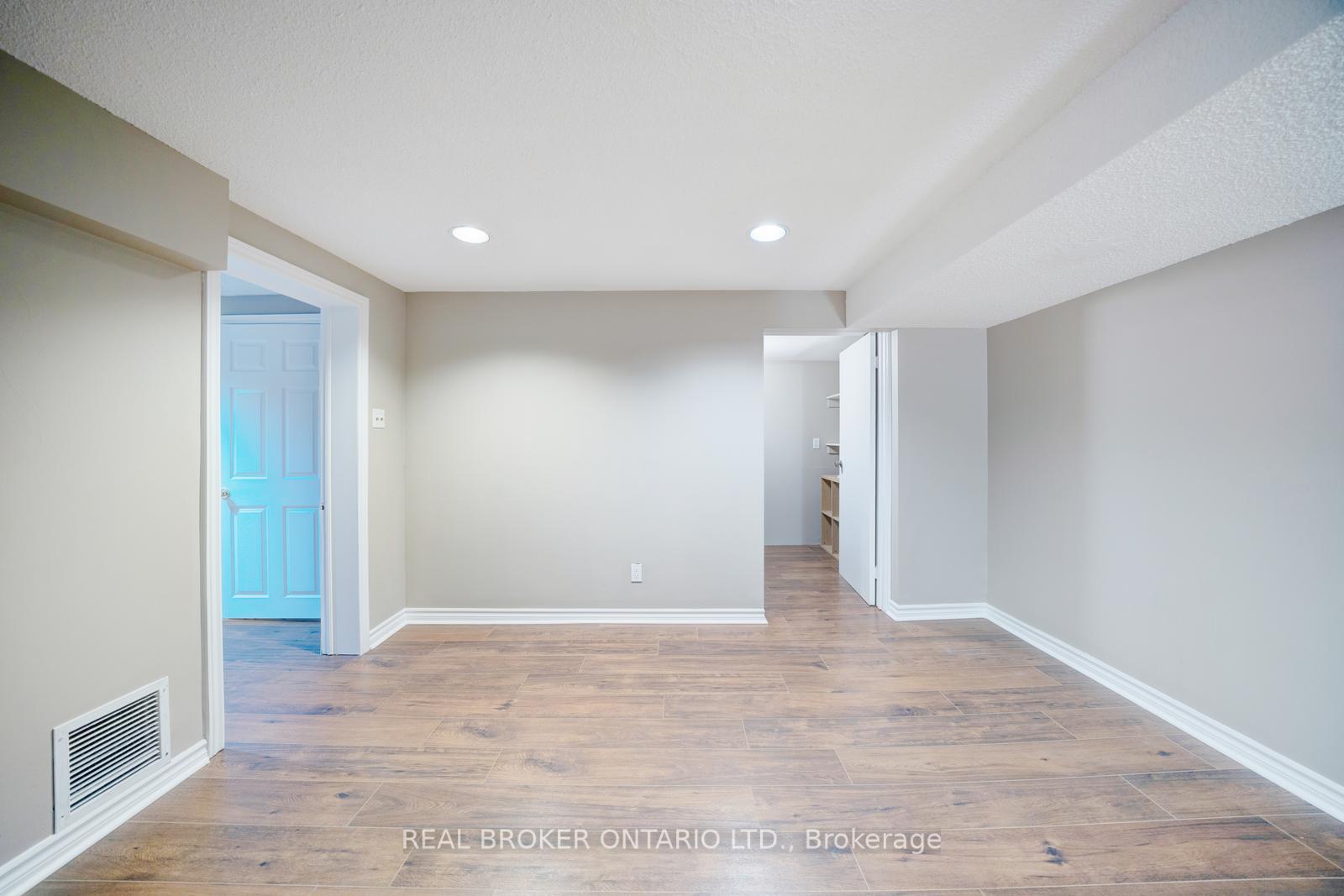 Photo 41 of 75 Oak Lea Circle, Markham, Markham Village — HOMEH