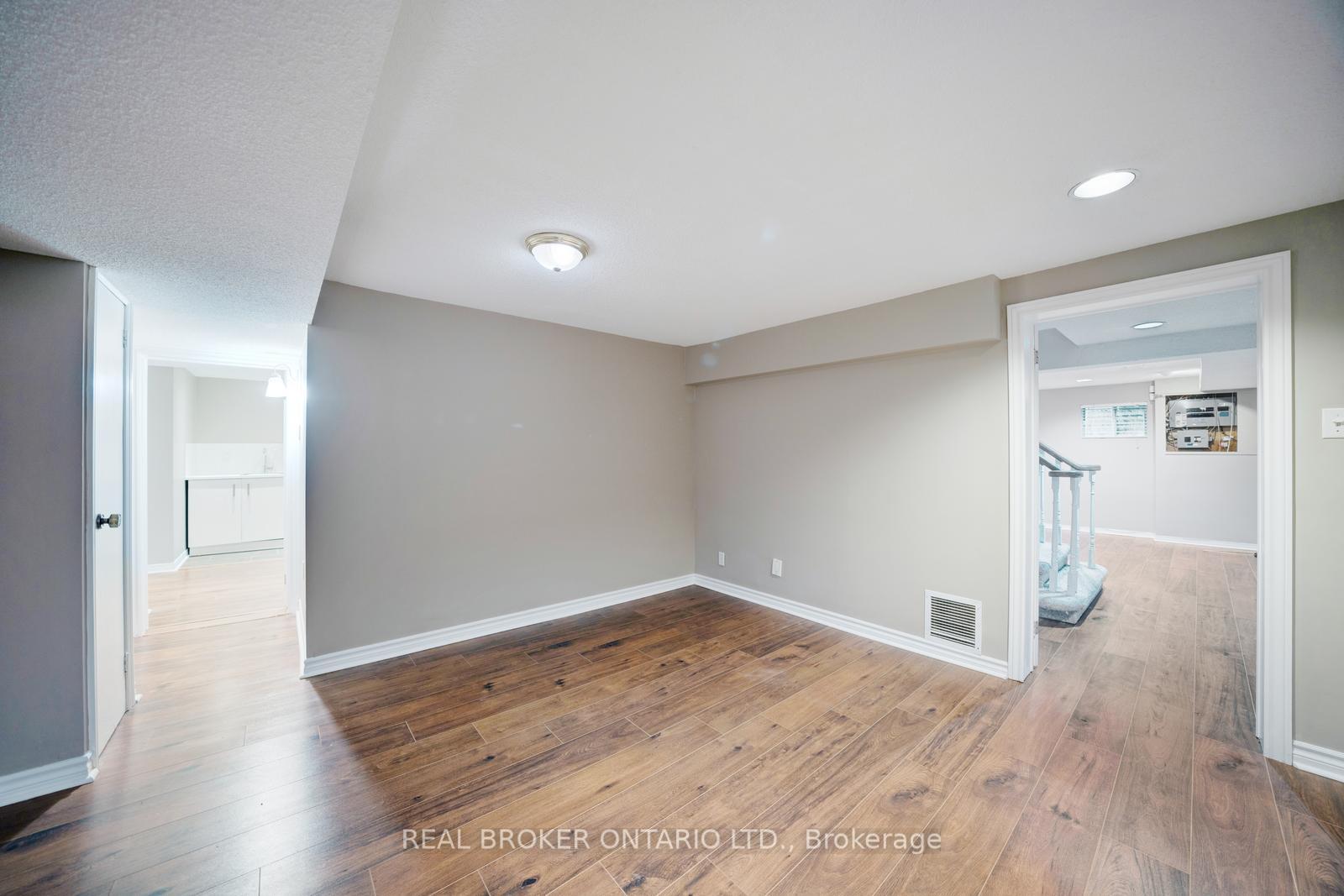 Photo 42 of 75 Oak Lea Circle, Markham, Markham Village — HOMEH
