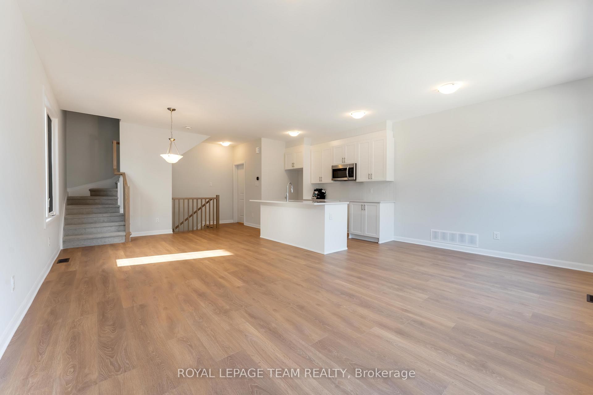 Photo 11 of 508 Woodlily Private, Ottawa, Kanata - Kanata Lakes/Heritage Hills — HOMEH