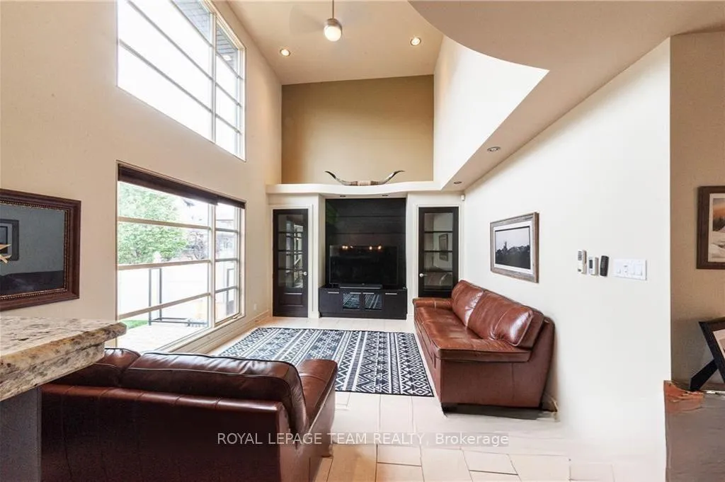 Photo 4 of 423 Rahul Crescent, Ottawa, Mooneys Bay — HOMEH