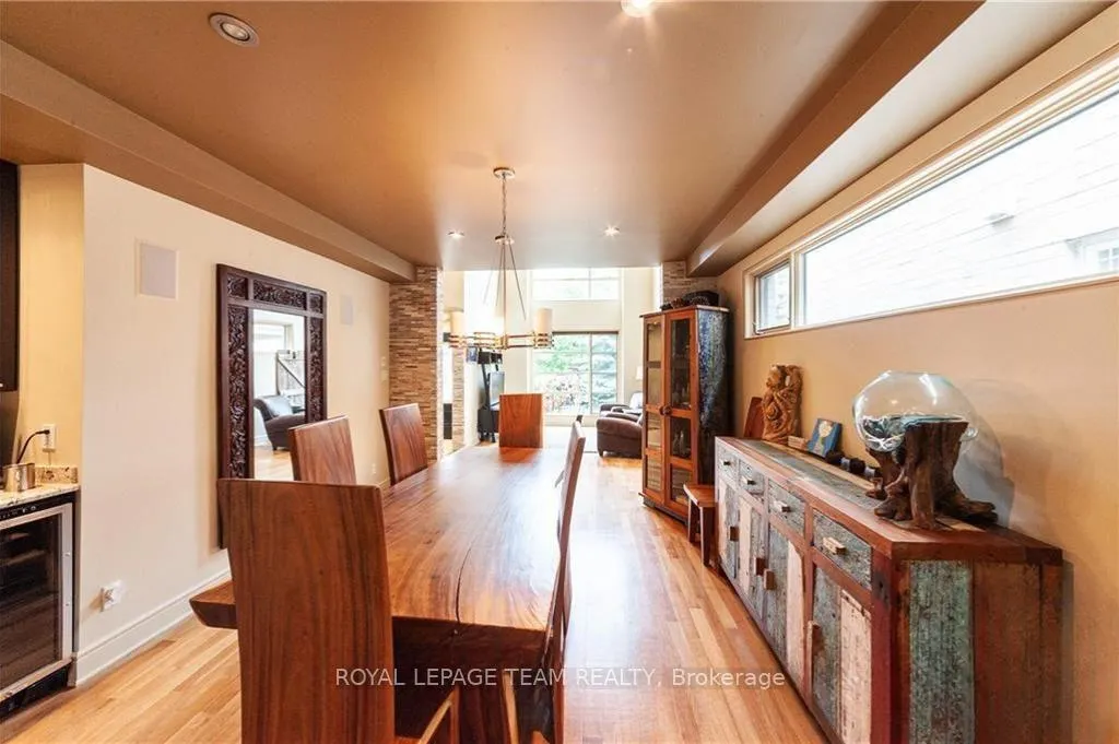 Photo 9 of 423 Rahul Crescent, Ottawa, Mooneys Bay — HOMEH
