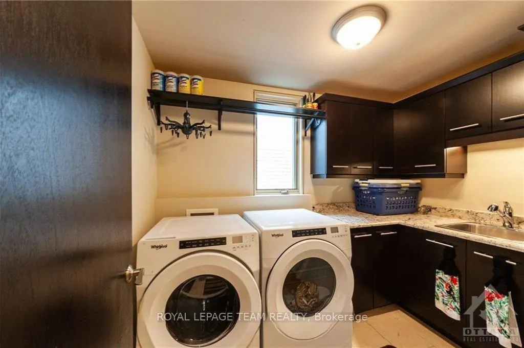 Photo 11 of 423 Rahul Crescent, Ottawa, Mooneys Bay — HOMEH