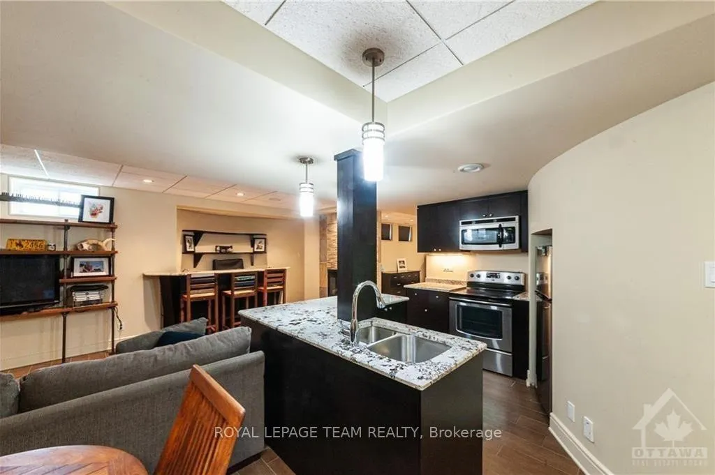 Photo 23 of 423 Rahul Crescent, Ottawa, Mooneys Bay — HOMEH