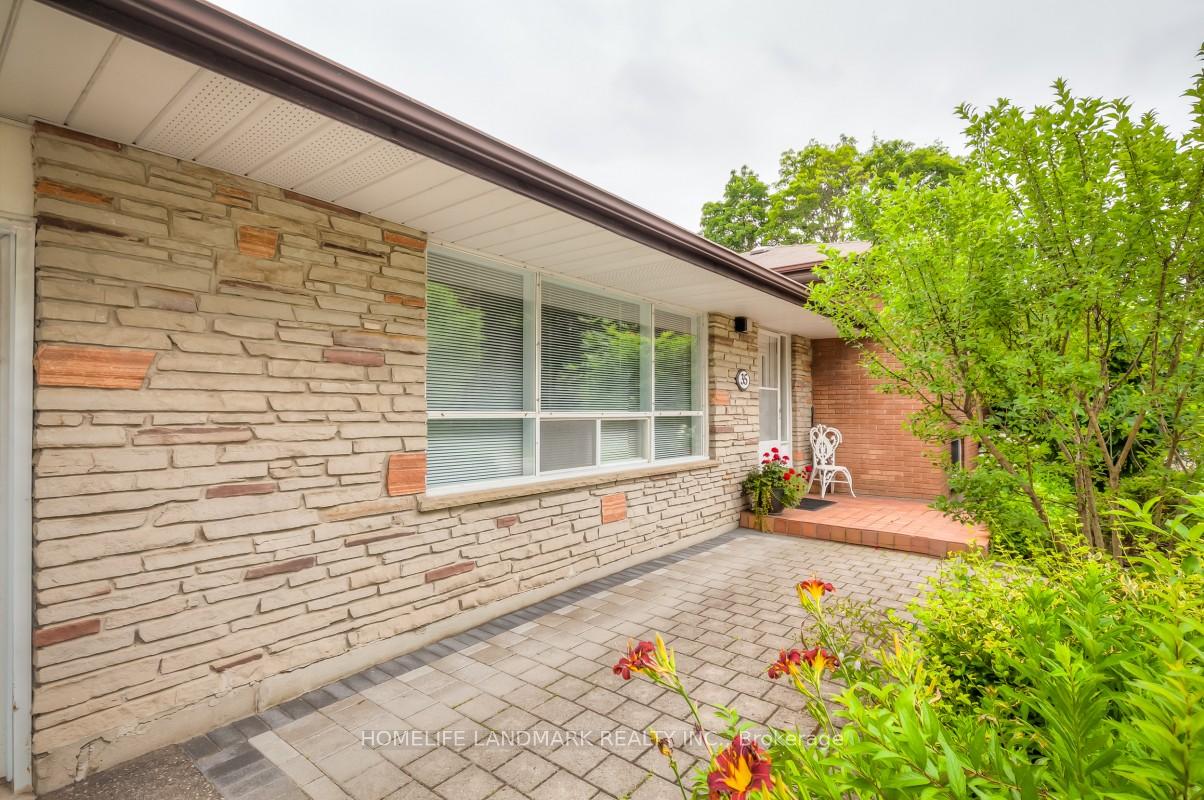 Photo 3 of 35 Gladiator Road, Markham, Bullock — HOMEH