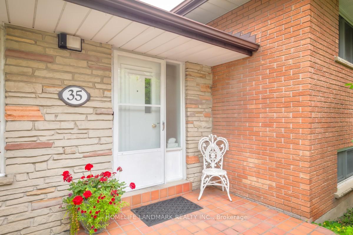 Photo 6 of 35 Gladiator Road, Markham, Bullock — HOMEH