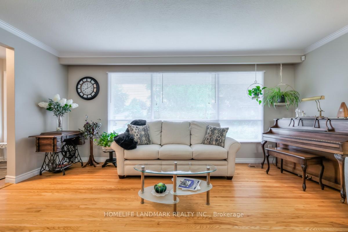 Photo 9 of 35 Gladiator Road, Markham, Bullock — HOMEH