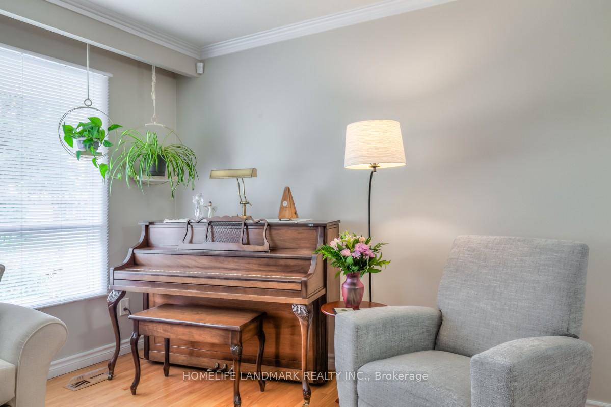 Photo 11 of 35 Gladiator Road, Markham, Bullock — HOMEH