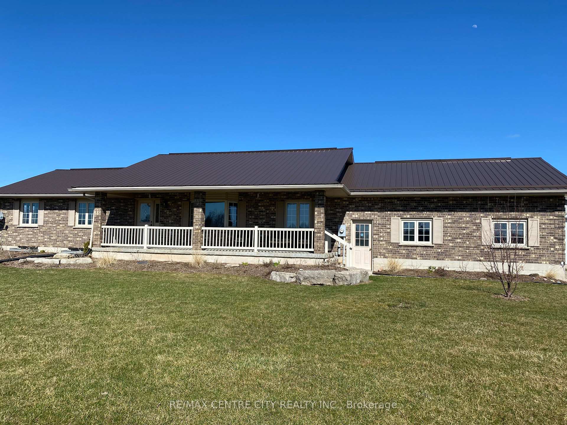 Photo 2 of 5866 Cook Road, Middlesex Centre, Rural Middlesex Centre — HOMEH