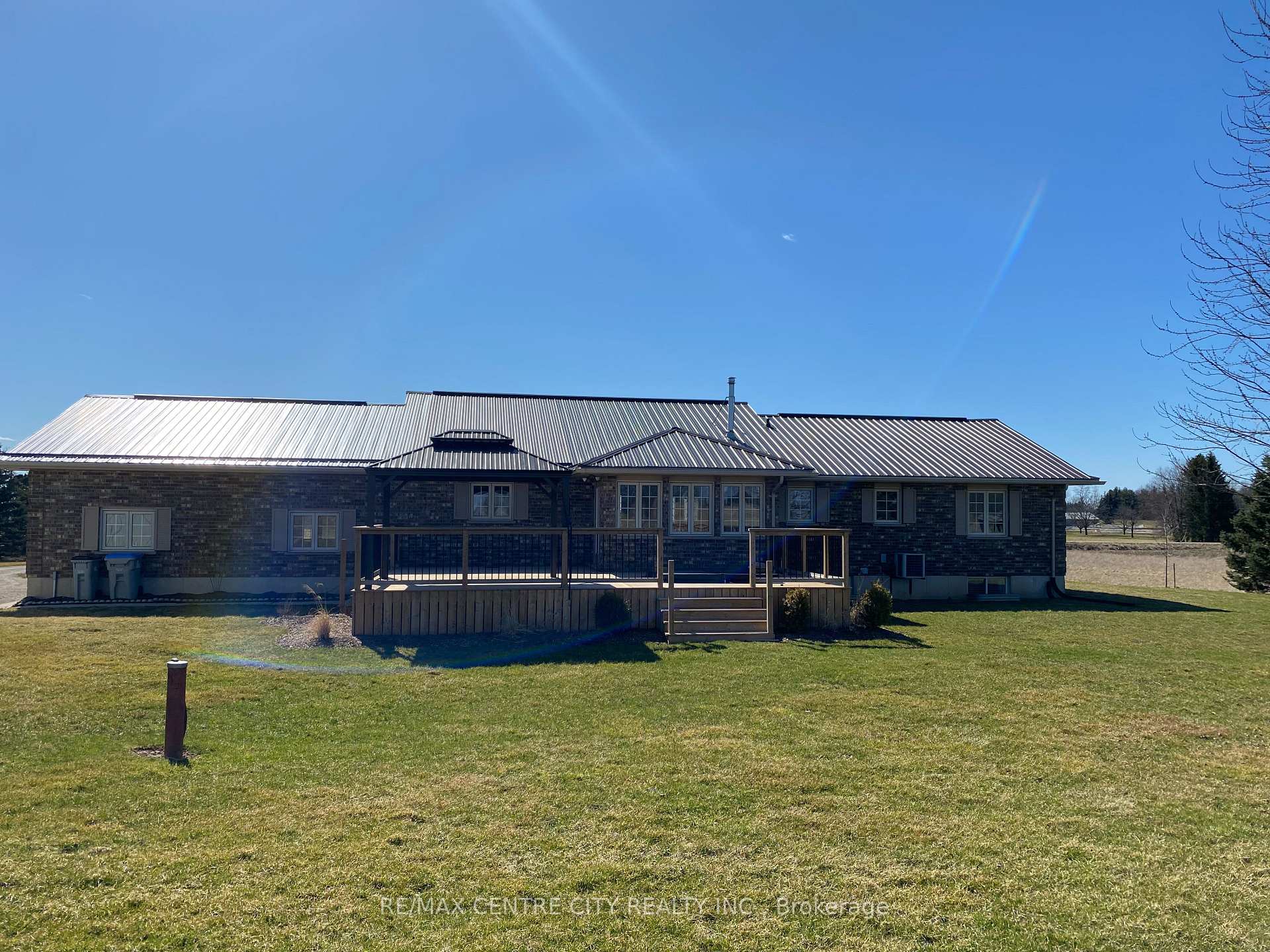 Photo 4 of 5866 Cook Road, Middlesex Centre, Rural Middlesex Centre — HOMEH