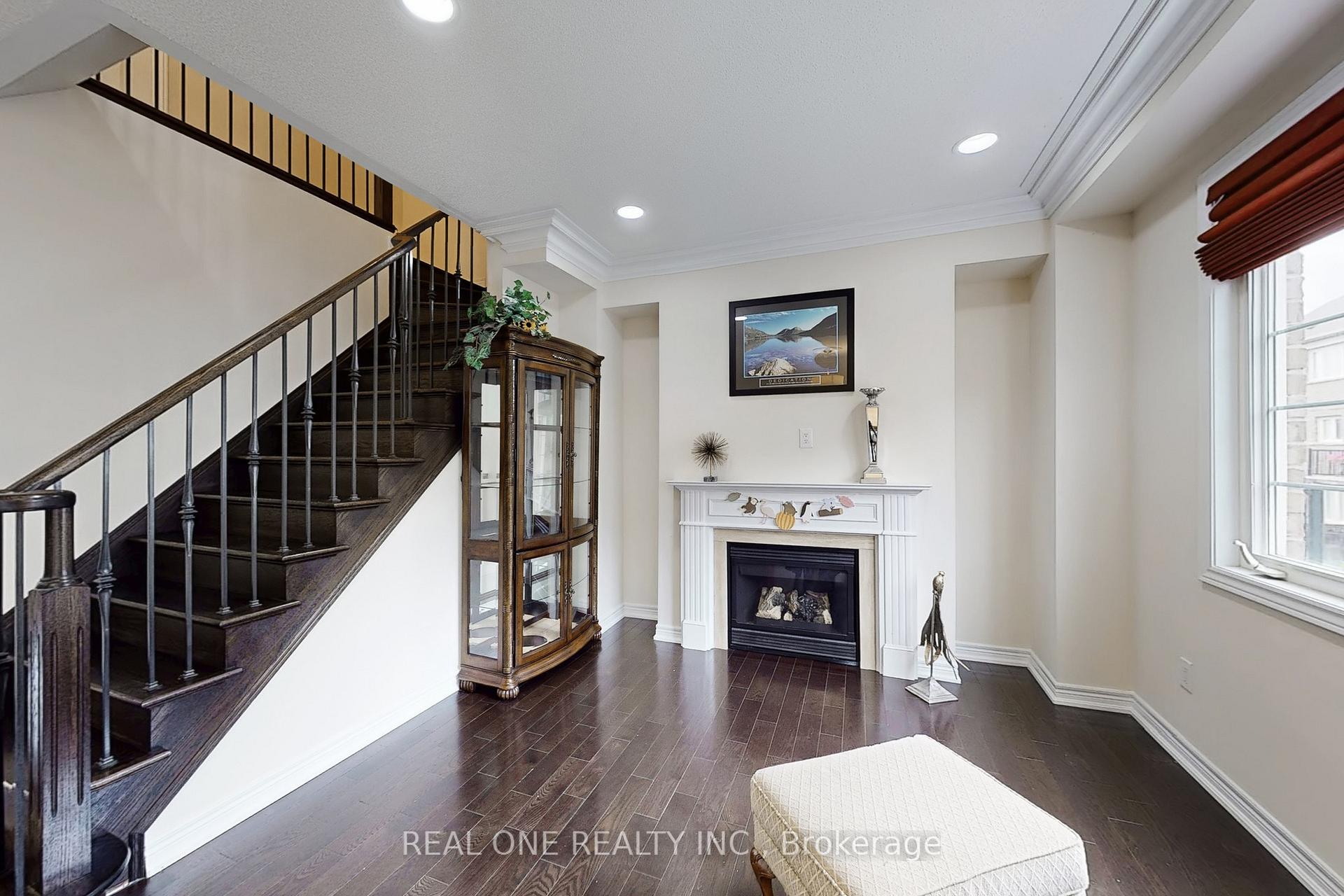 Photo 9 of 26 Kylemore Way, Markham, Angus Glen — HOMEH