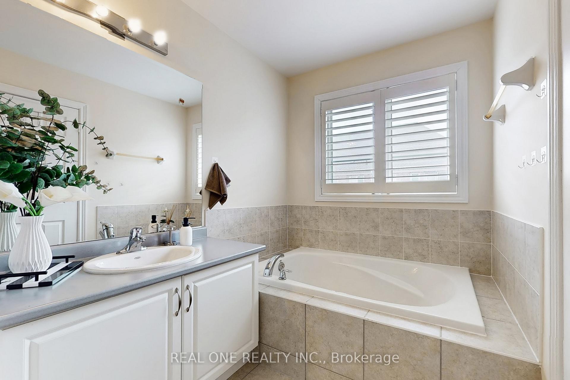 Photo 32 of 26 Kylemore Way, Markham, Angus Glen — HOMEH