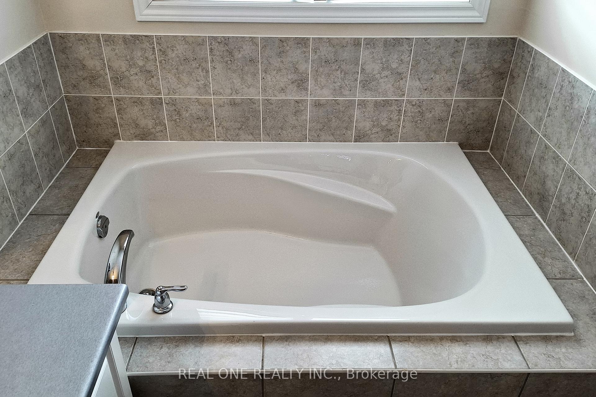 Photo 34 of 26 Kylemore Way, Markham, Angus Glen — HOMEH