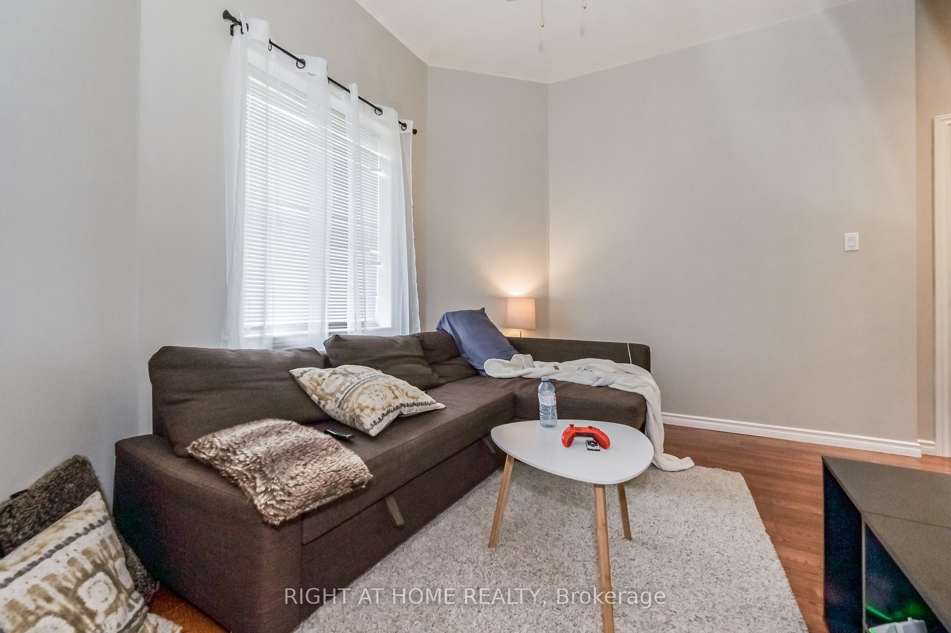 Photo 8 of 210 York Street, Minto — HOMEH