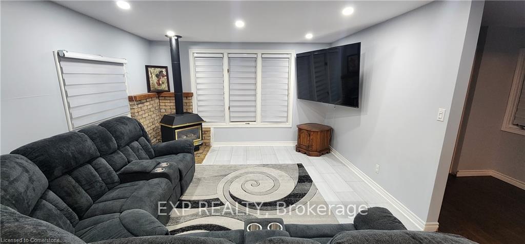 Photo 2 of 75 John Street S, Minto — HOMEH