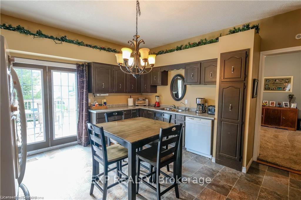 Photo 4 of 75 John Street S, Minto — HOMEH