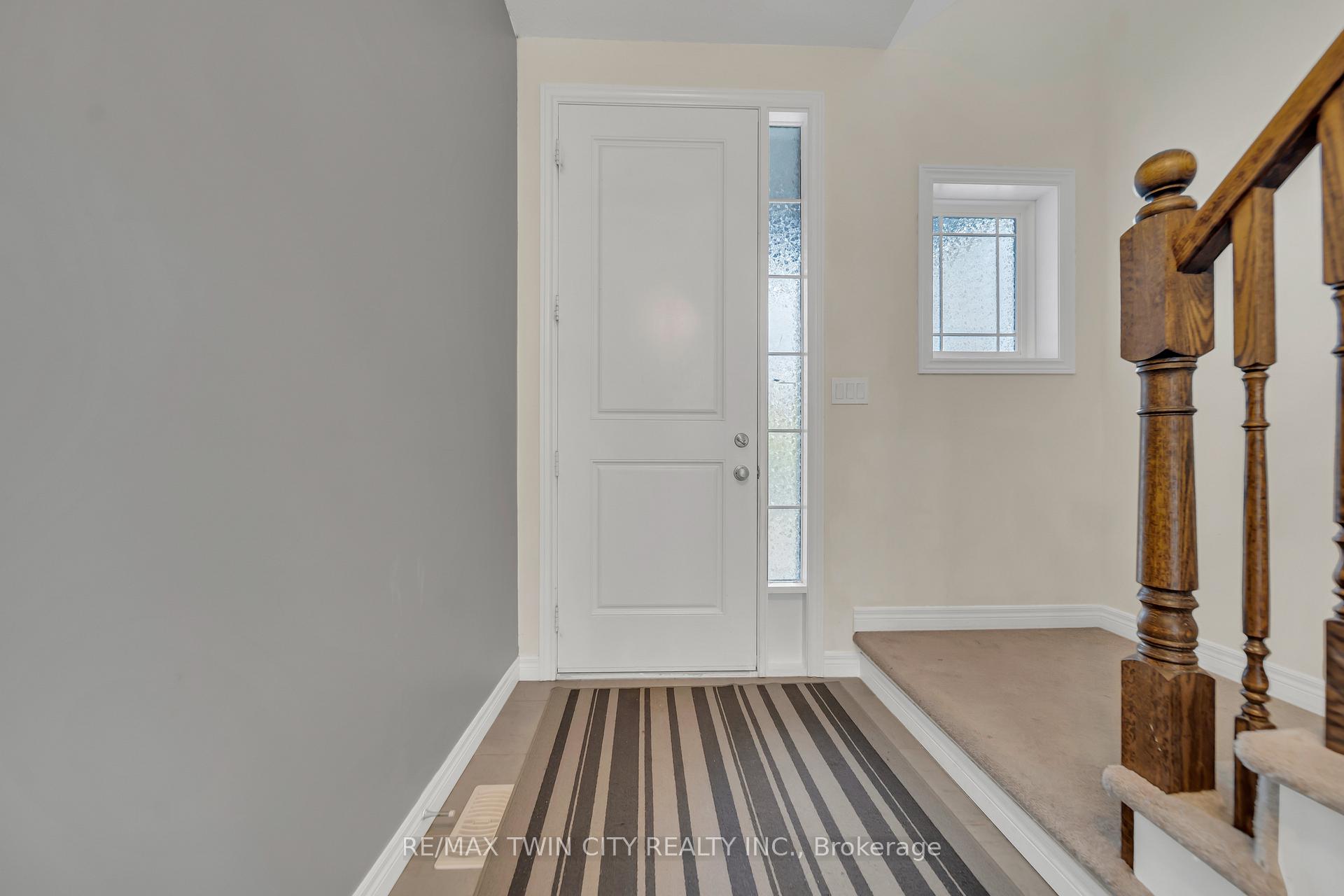 Photo 4 of 190 Eden Oak Trail, Kitchener — HOMEH