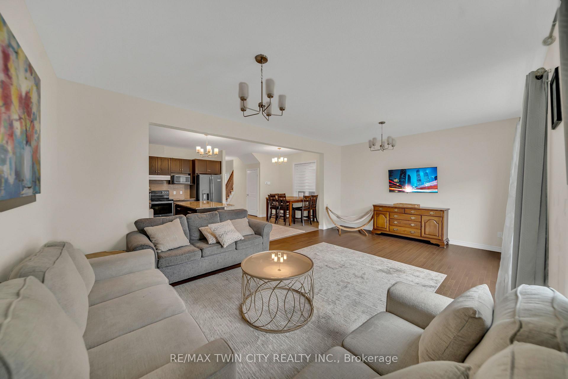 Photo 7 of 190 Eden Oak Trail, Kitchener — HOMEH