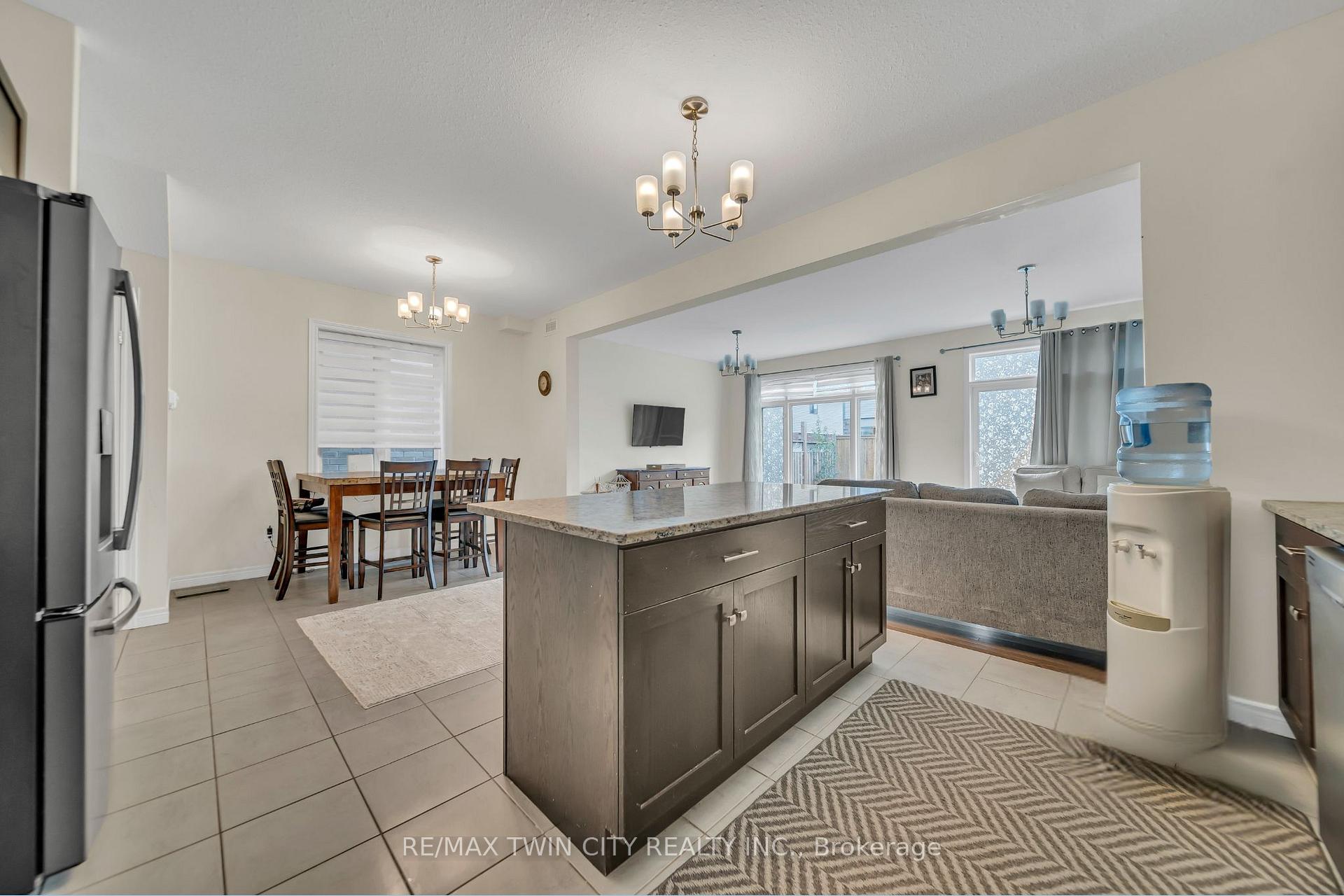 Photo 10 of 190 Eden Oak Trail, Kitchener — HOMEH